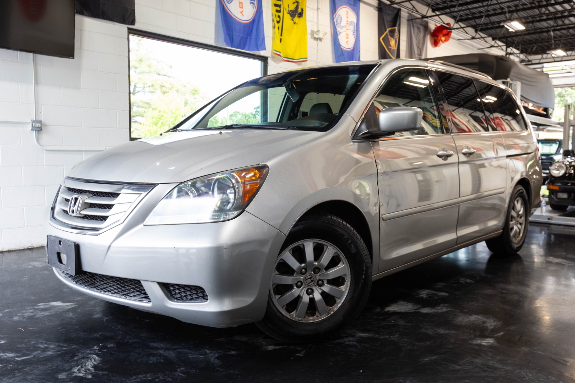 2008 Honda Odyssey Minivan Front-Wheel Drive 5-Speed Automatic