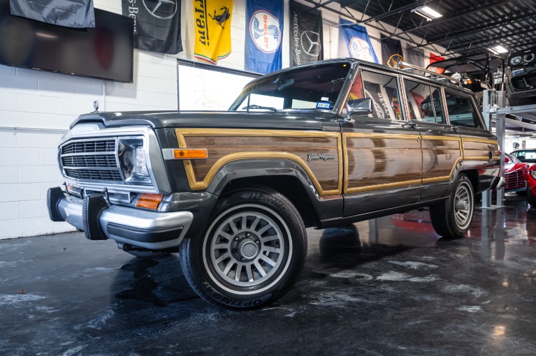 1988 Jeep Grand Wagoneer's photo