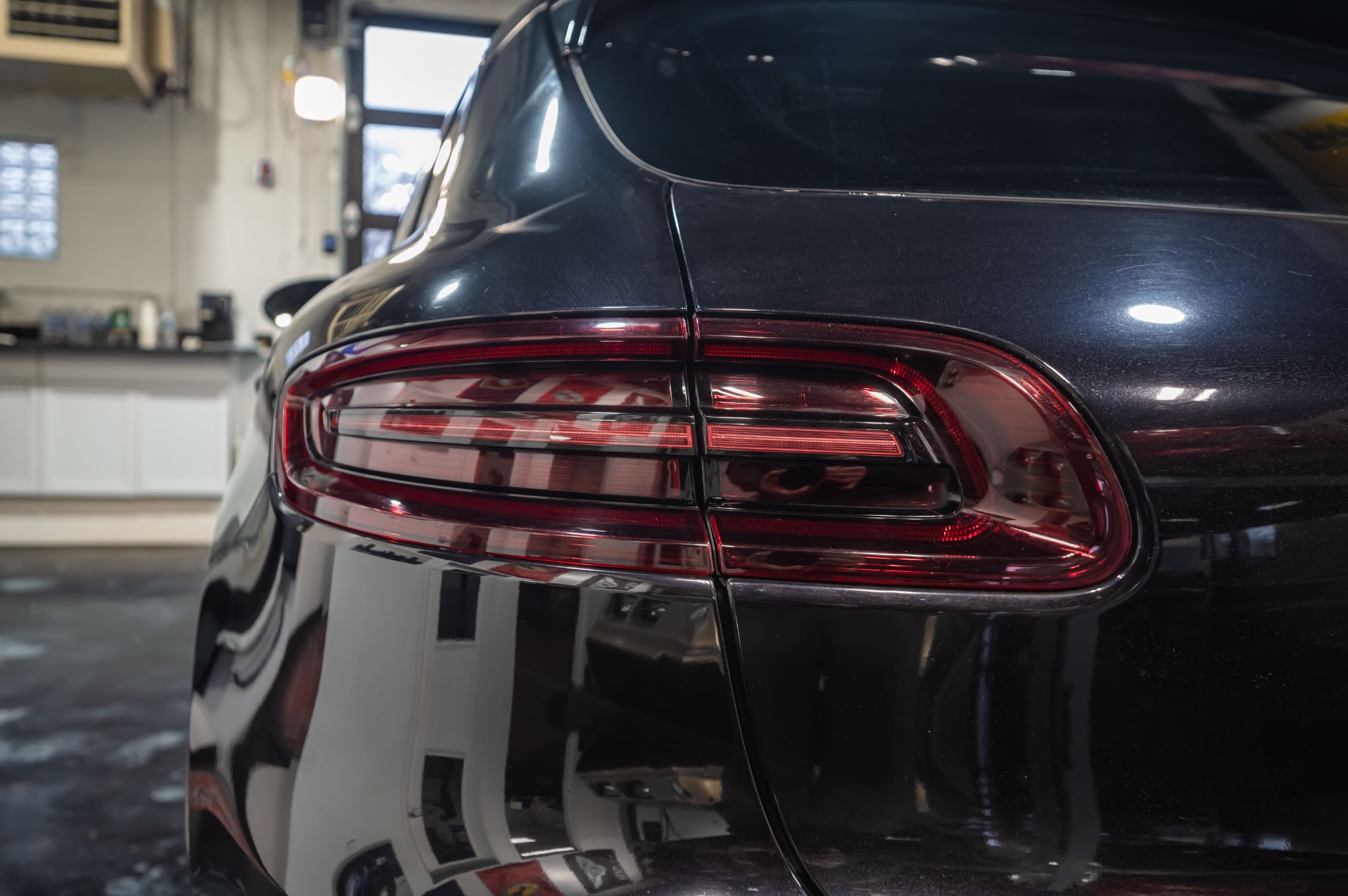 2017 PORSCHE MACAN - Image 15