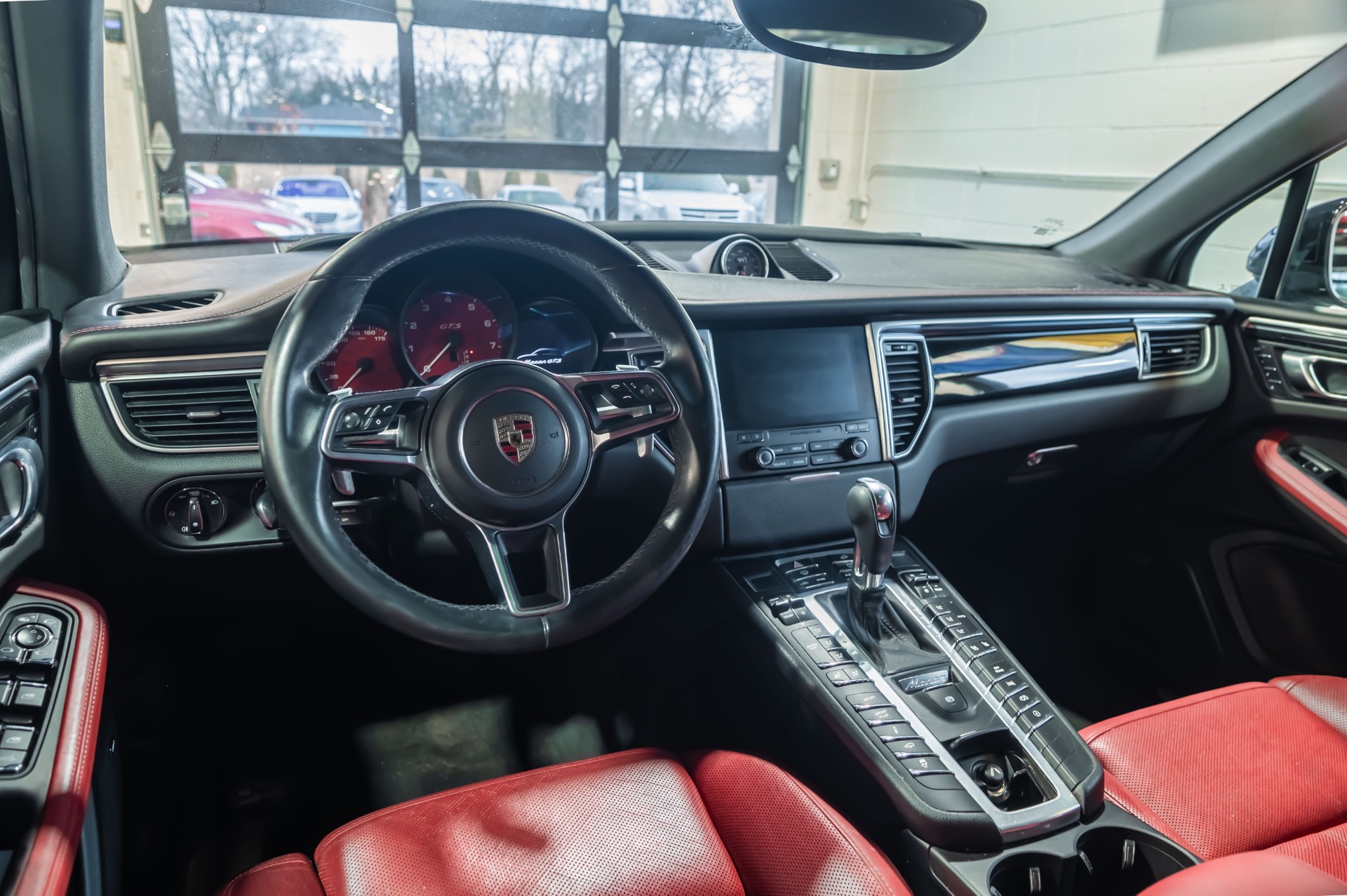 2017 PORSCHE MACAN - Image 26