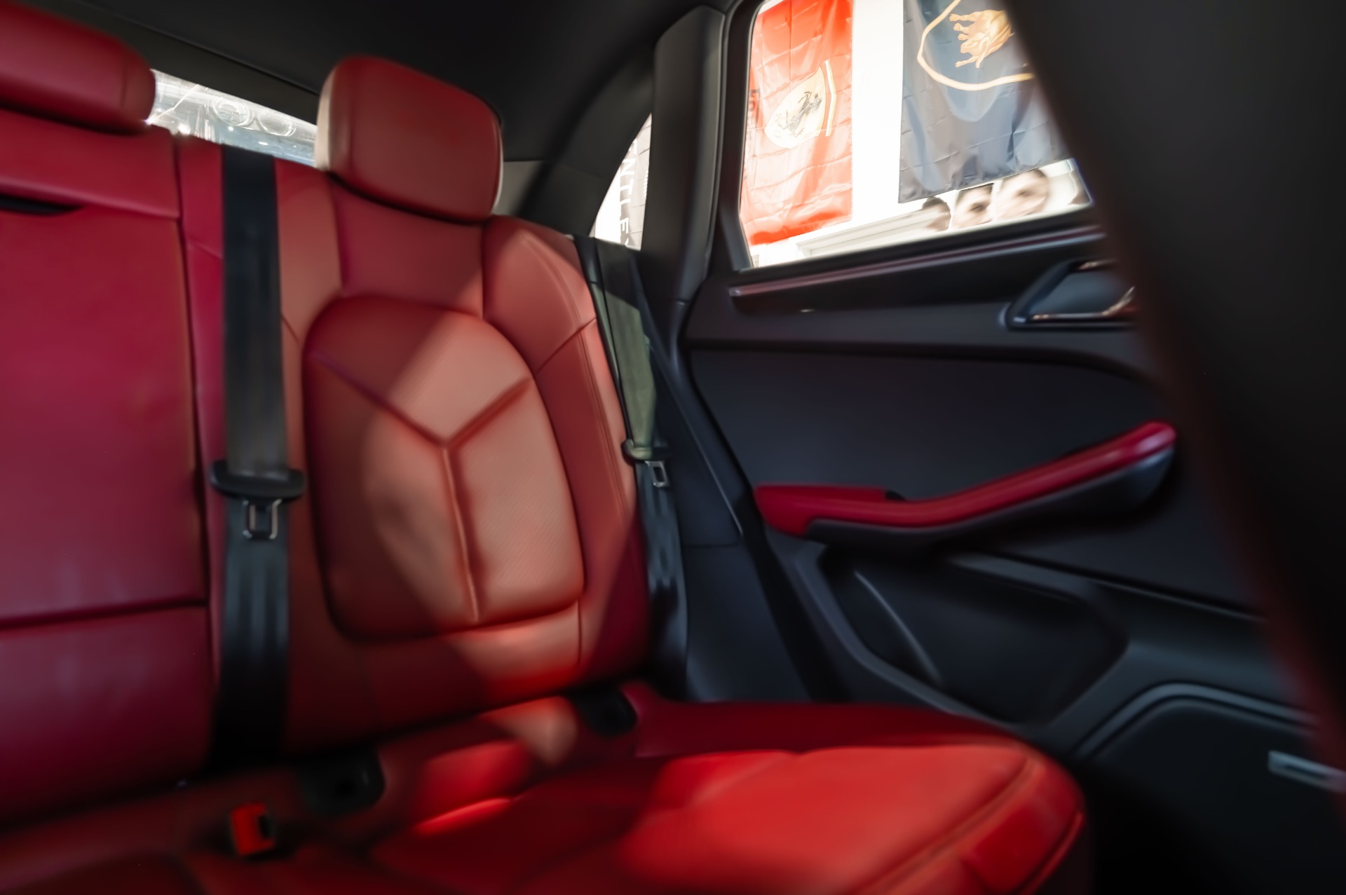 2017 PORSCHE MACAN - Image 43