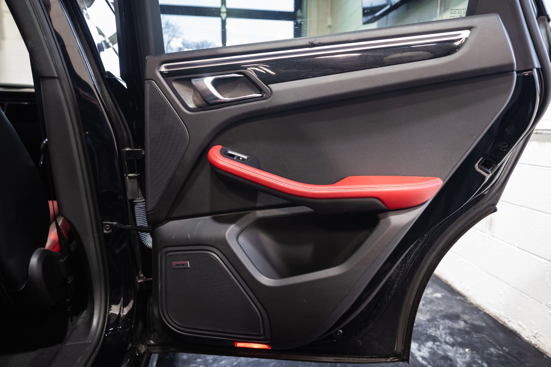 2017 PORSCHE MACAN - Image 47