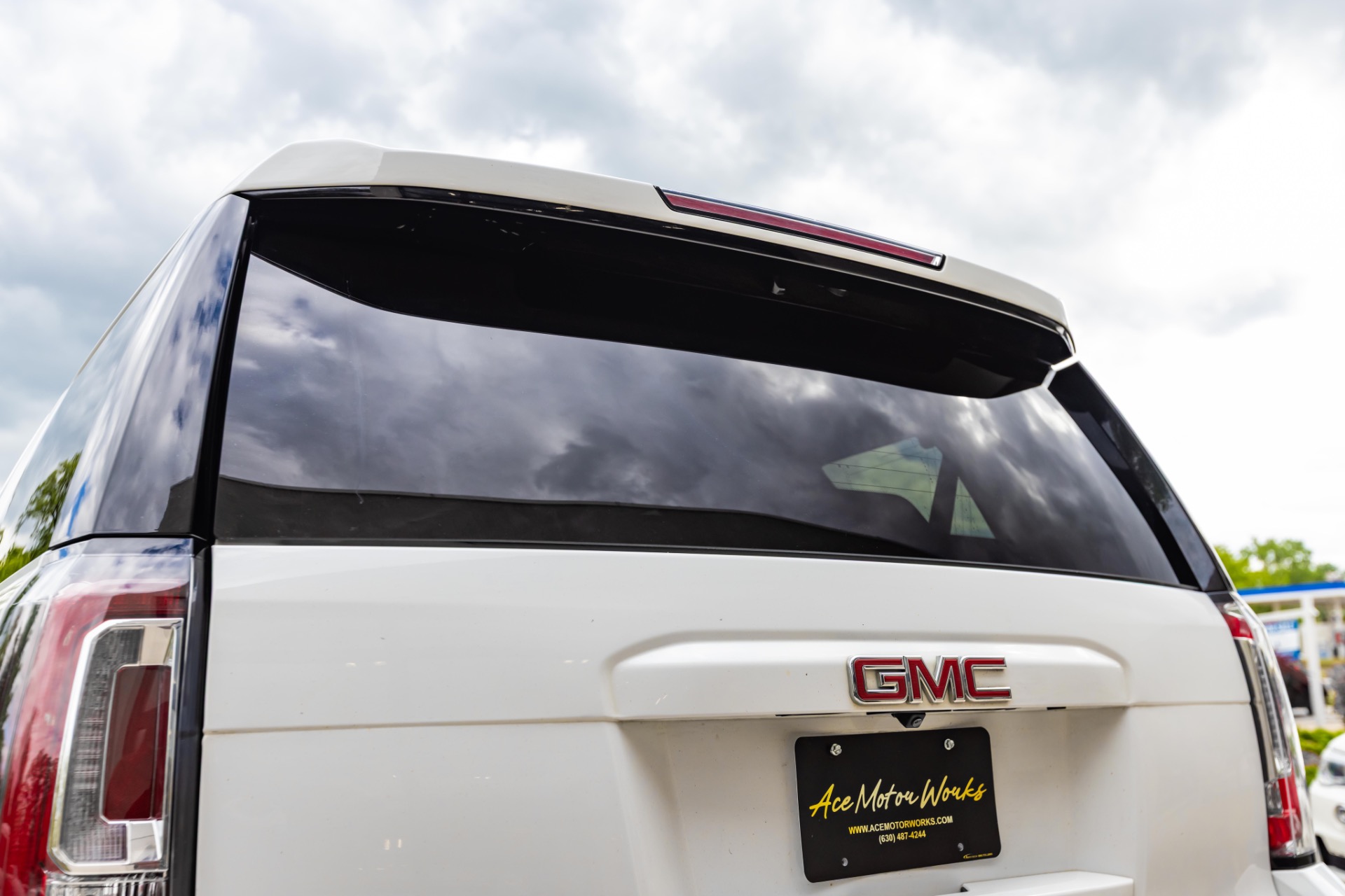 2016 GMC YUKON - Image 12