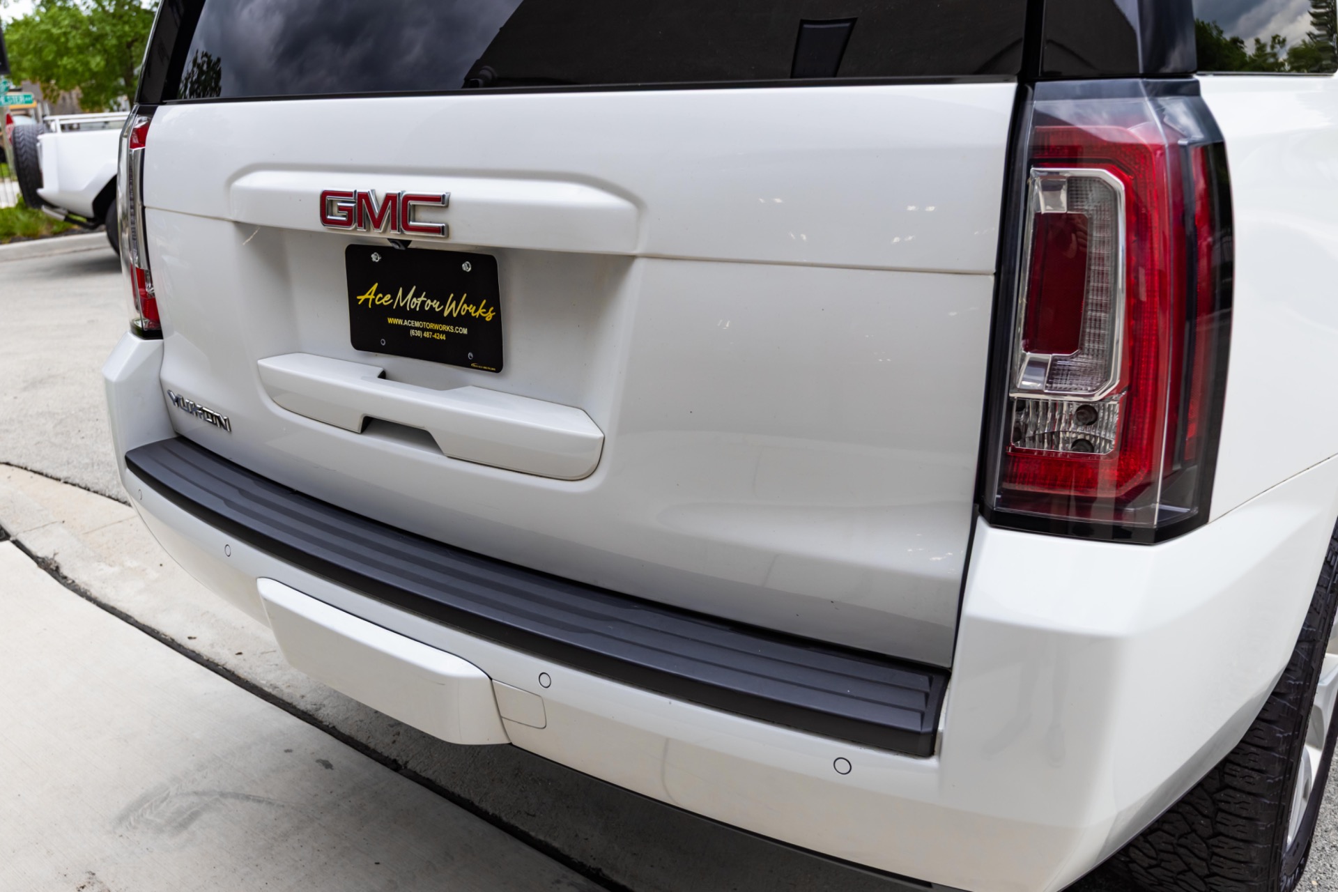 2016 GMC YUKON - Image 14