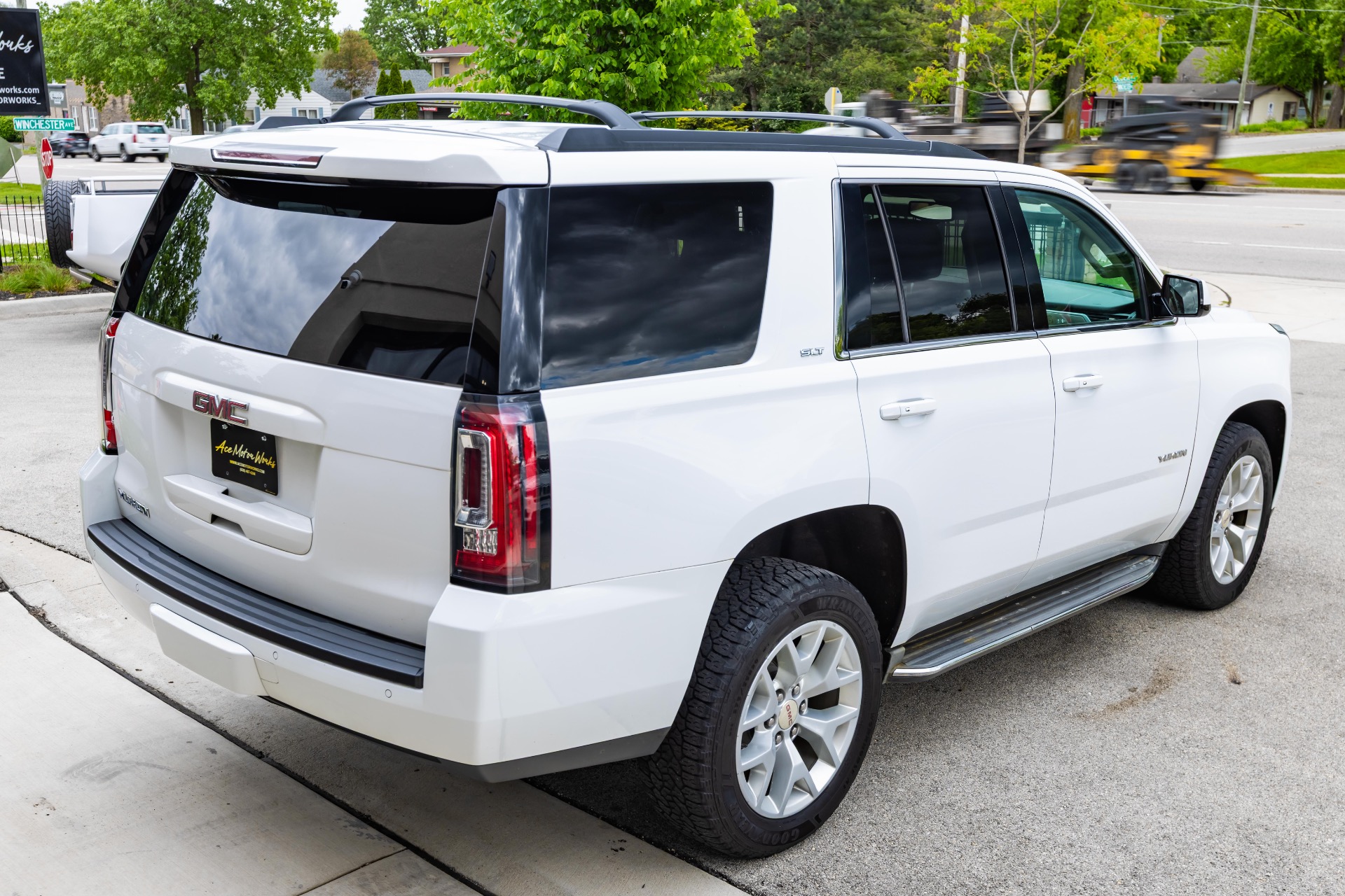 2016 GMC YUKON - Image 16