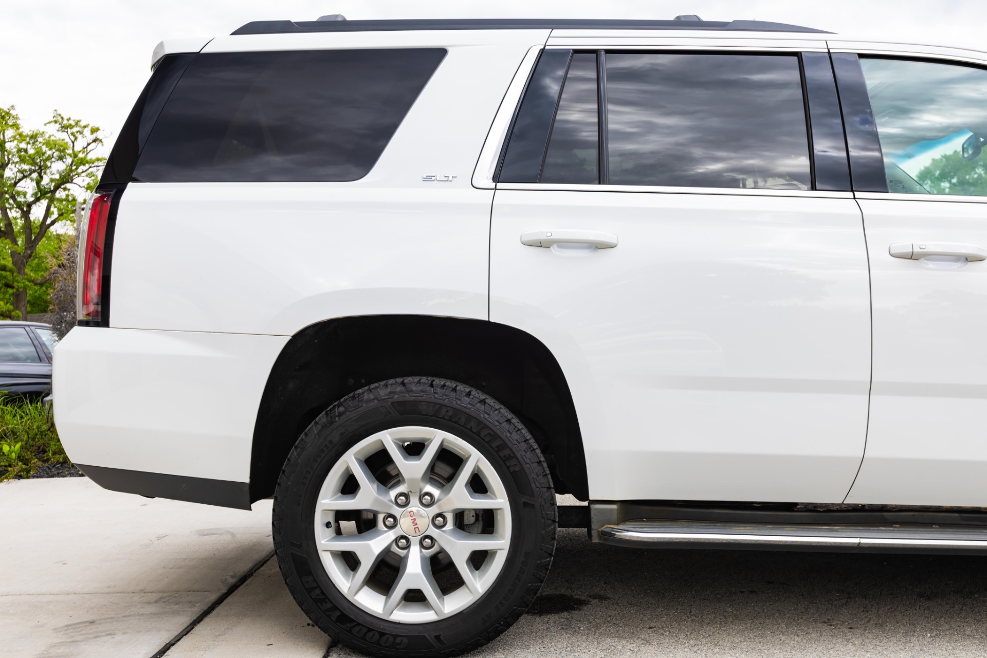 2016 GMC YUKON - Image 18