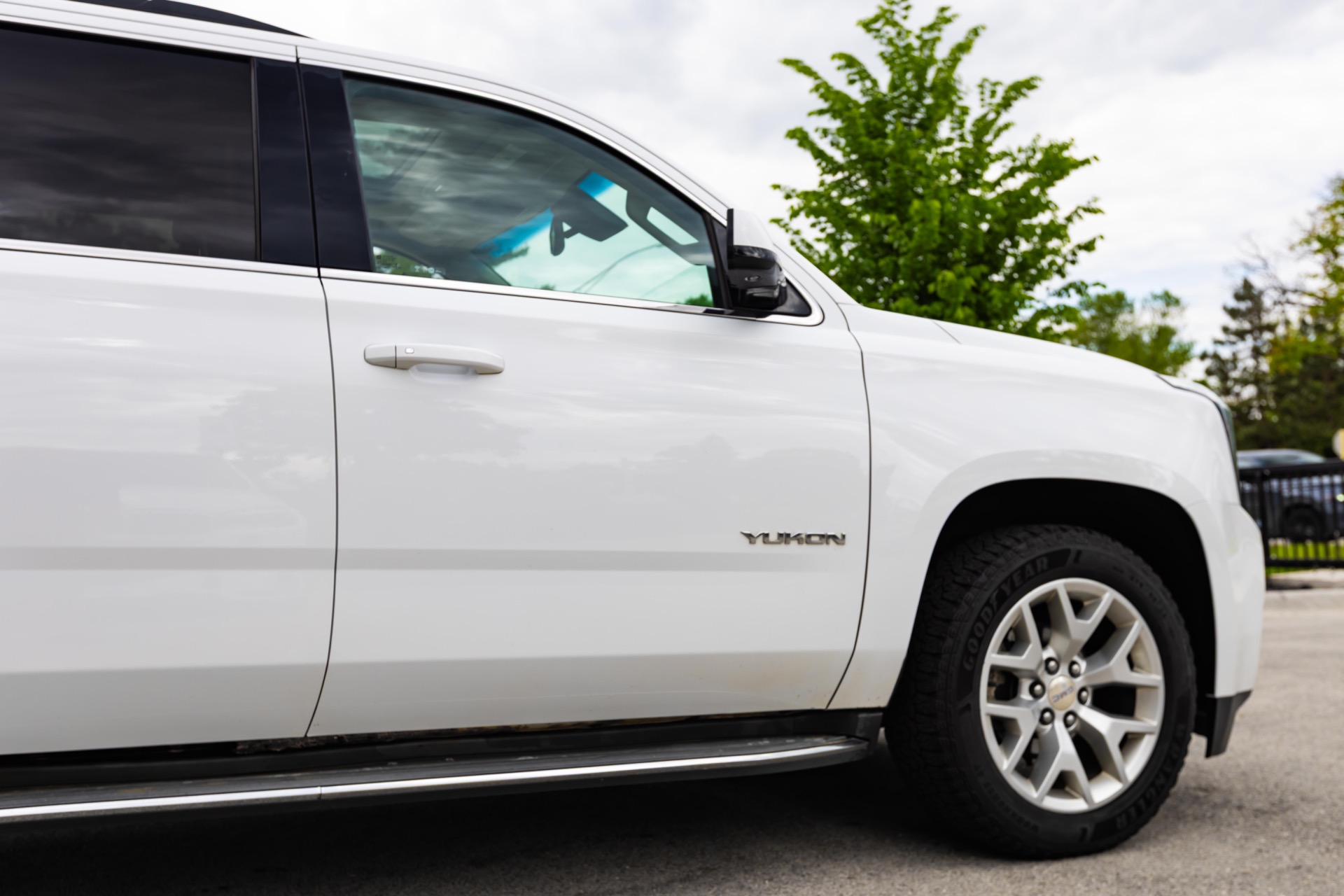 2016 GMC YUKON - Image 21