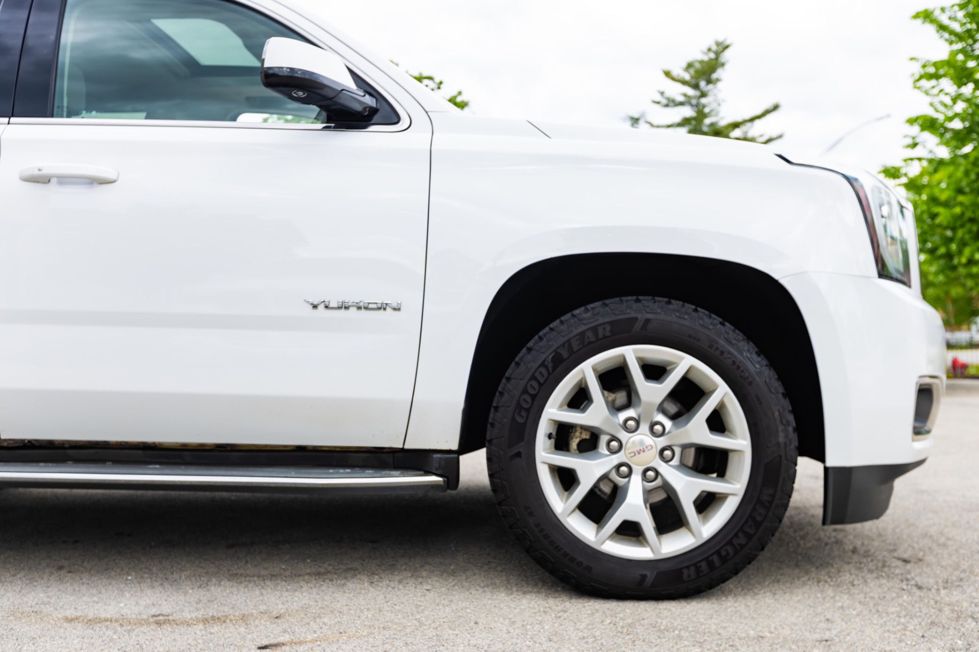 2016 GMC YUKON - Image 25