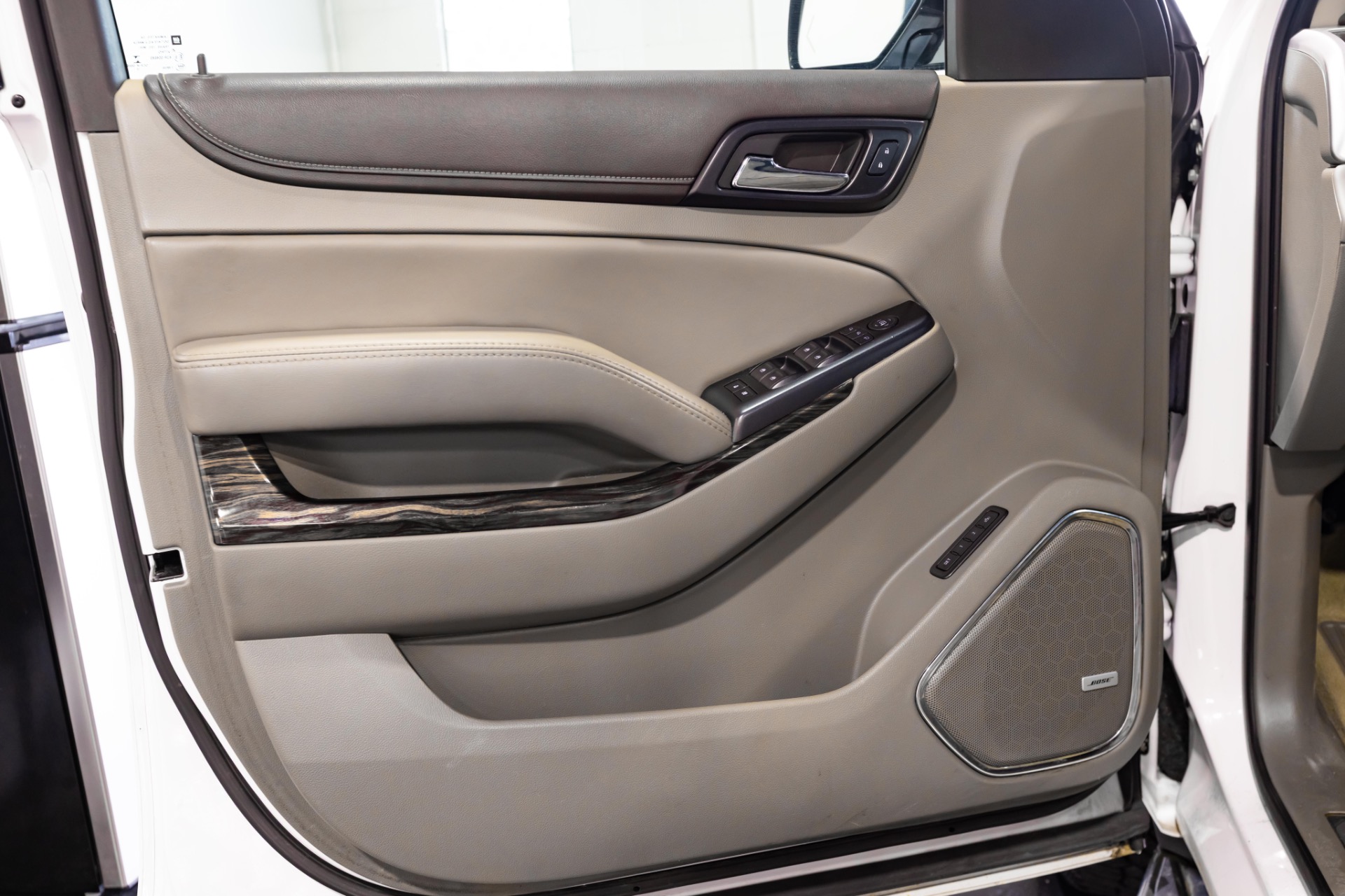 2016 GMC YUKON - Image 38