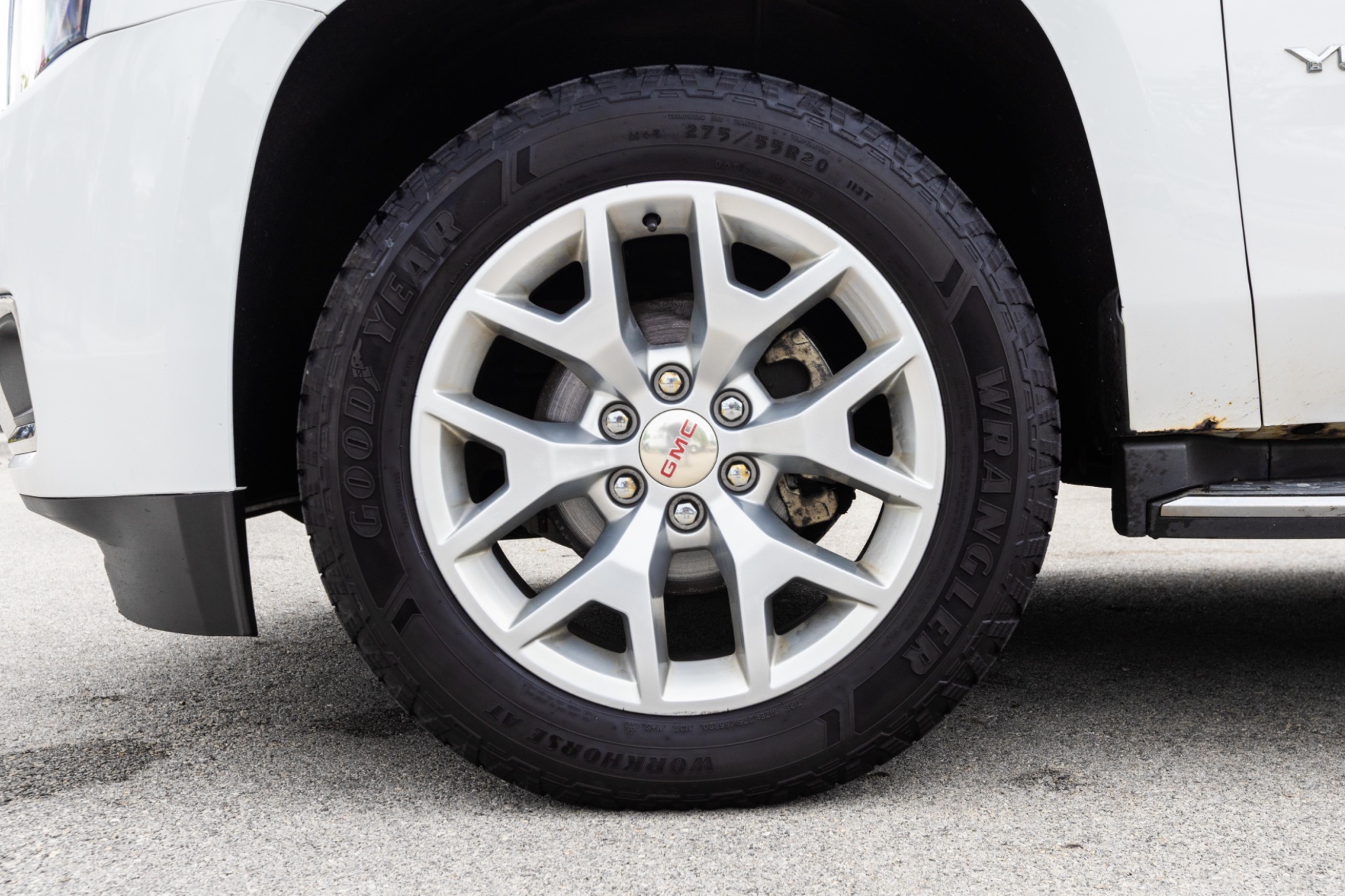 2016 GMC YUKON - Image 4