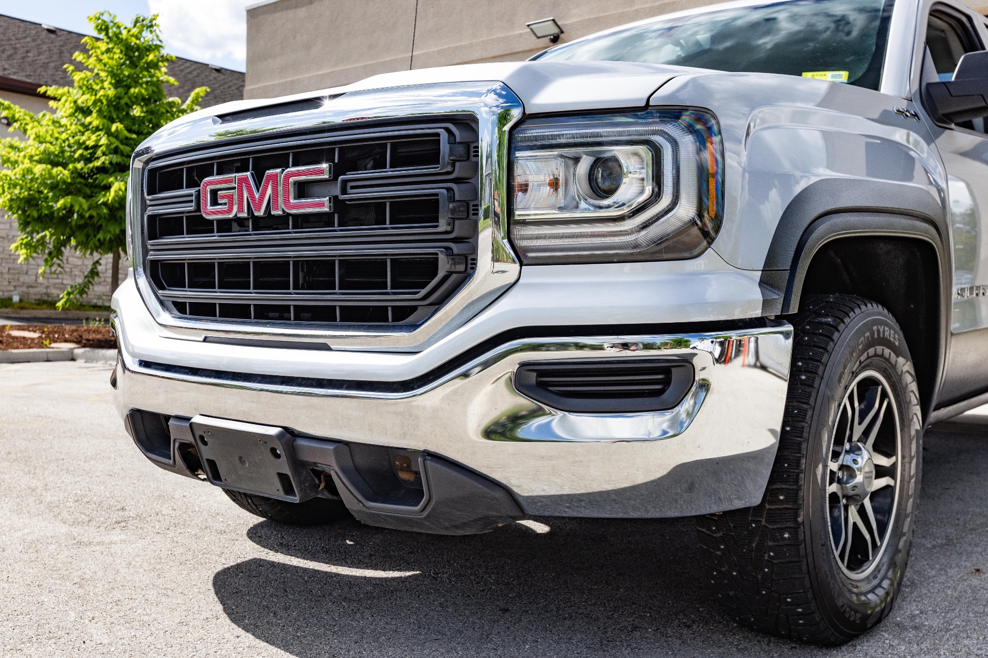 2017 GMC SIERRA - Image 30