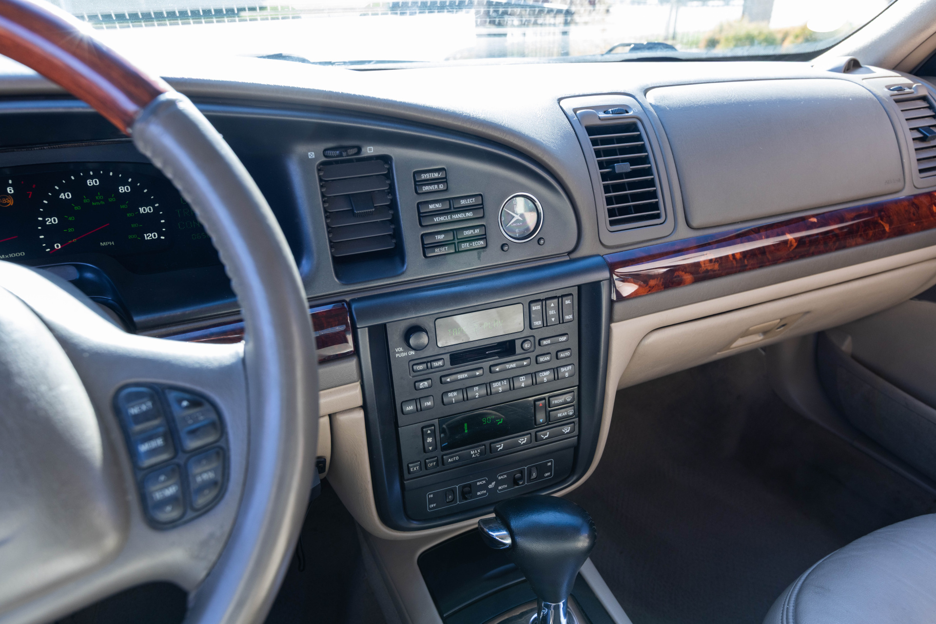 2002 LINCOLN CONTINENTAL - Image 22