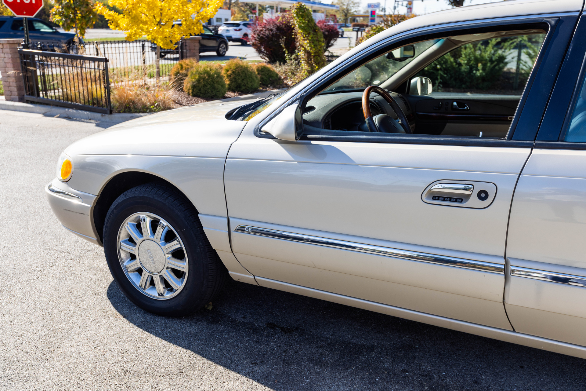 2002 LINCOLN CONTINENTAL - Image 3