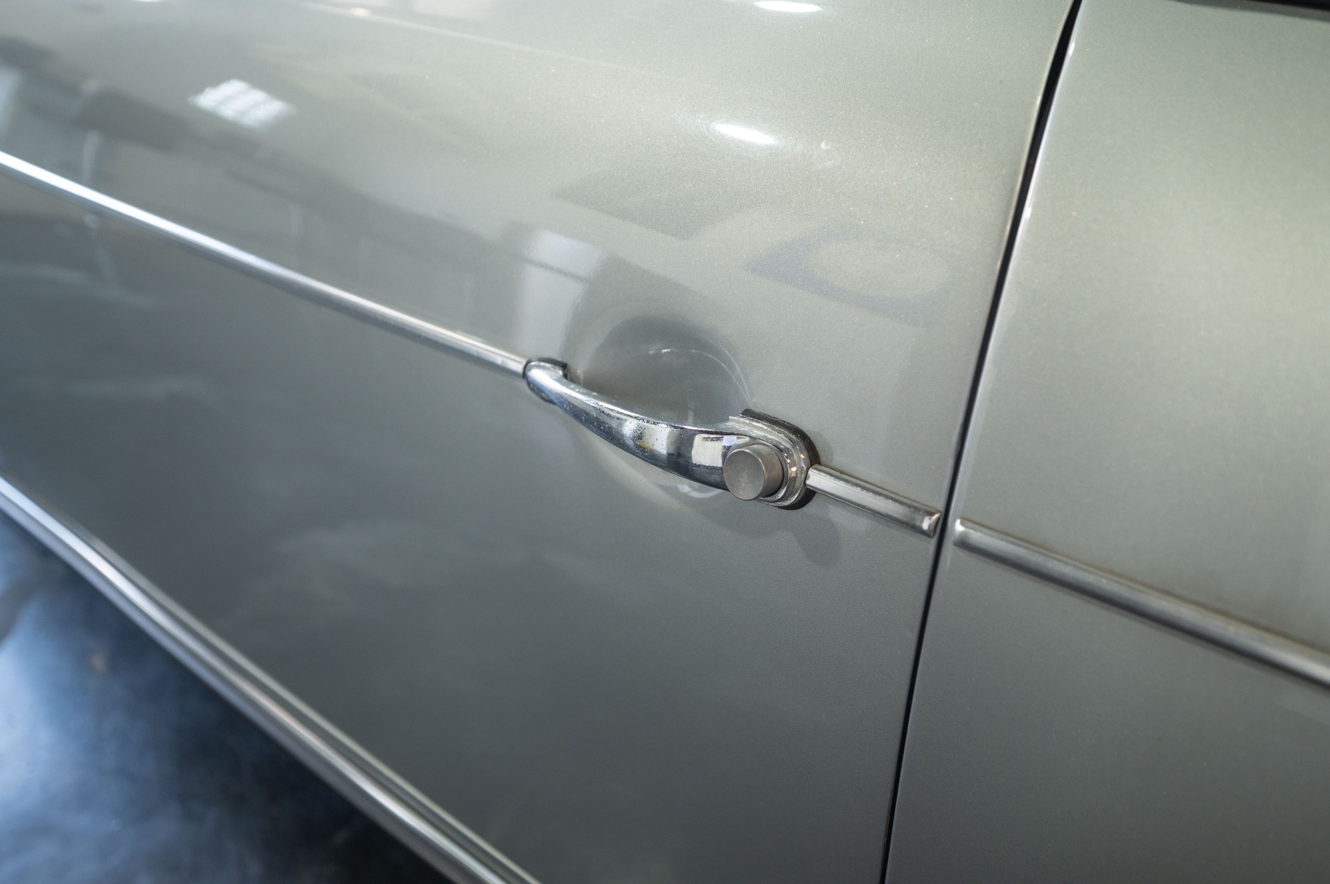 1957 PORSCHE 356 SPEEDSTER - Image 13