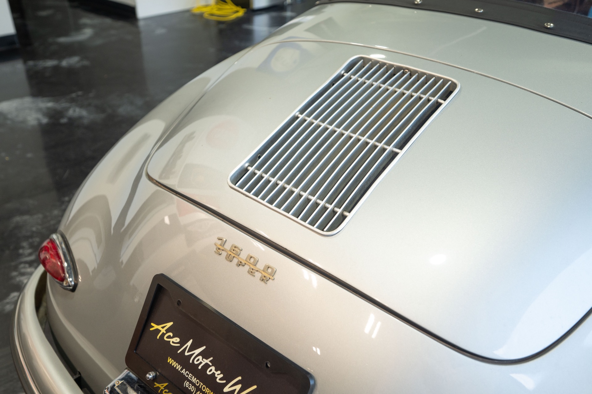1957 PORSCHE 356 SPEEDSTER - Image 21