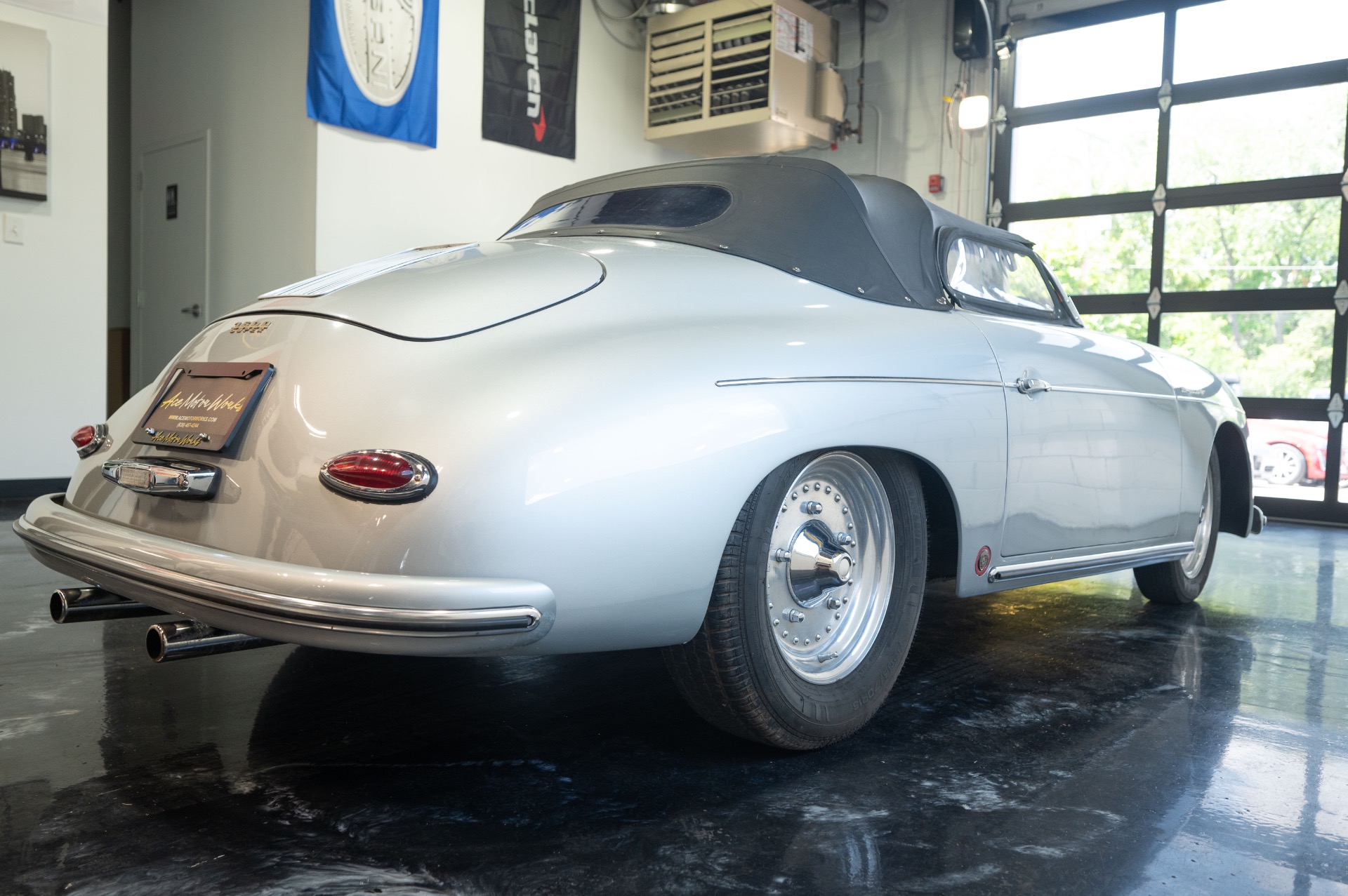 1957 PORSCHE 356 SPEEDSTER - Image 22