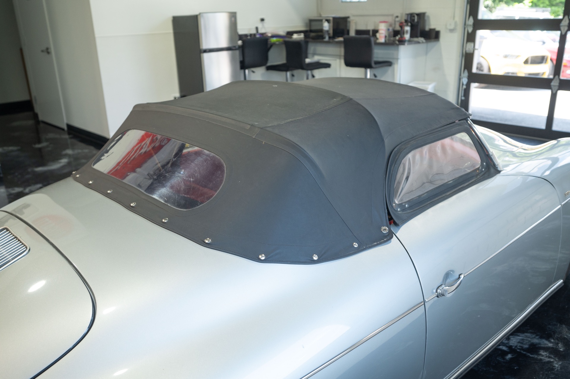 1957 PORSCHE 356 SPEEDSTER - Image 25