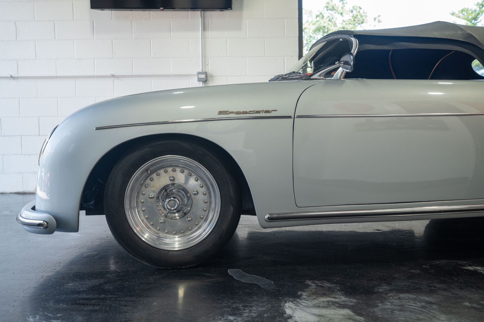 1957 PORSCHE 356 SPEEDSTER - Image 3