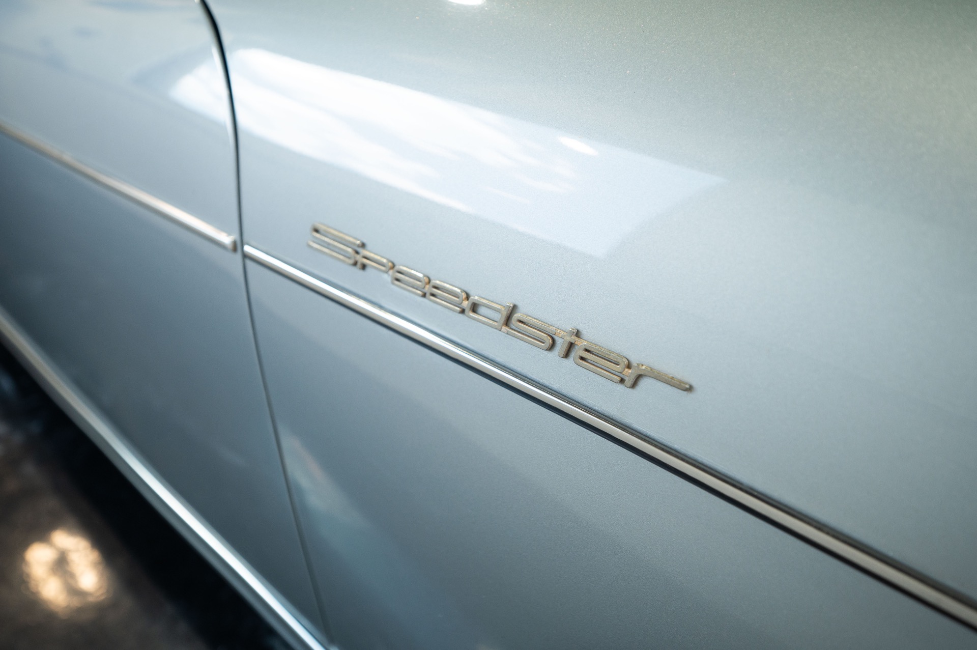 1957 PORSCHE 356 SPEEDSTER - Image 32