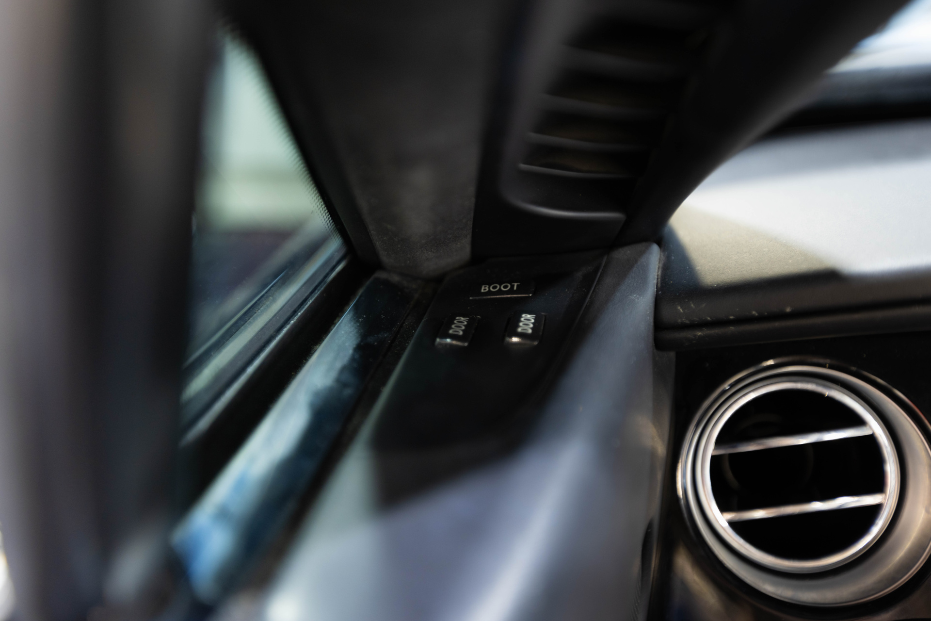 2016 ROLLS-ROYCE DAWN - Image 58