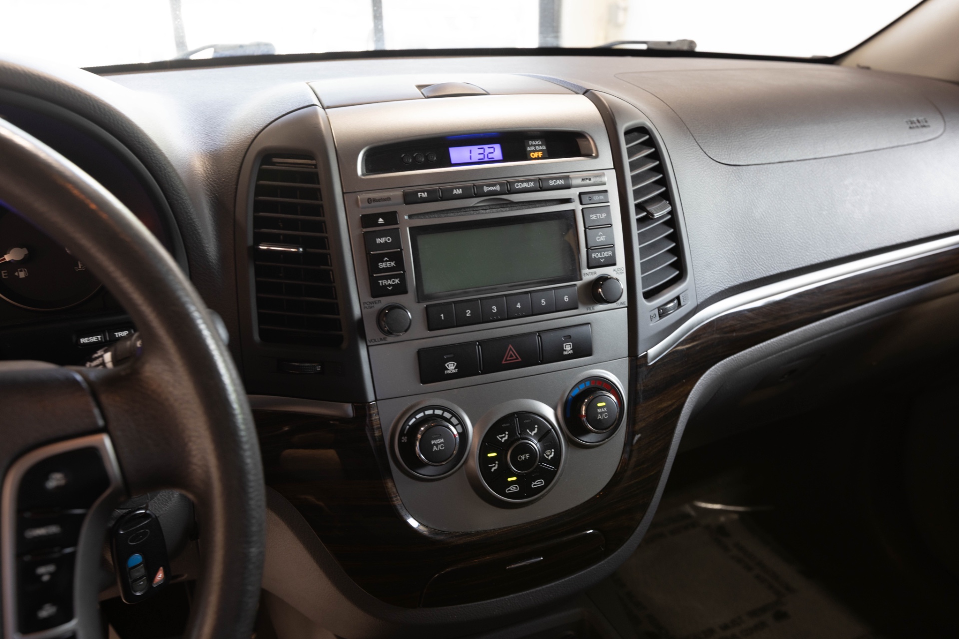 2011 Hyundai Santa Fe GLS - Photo 23