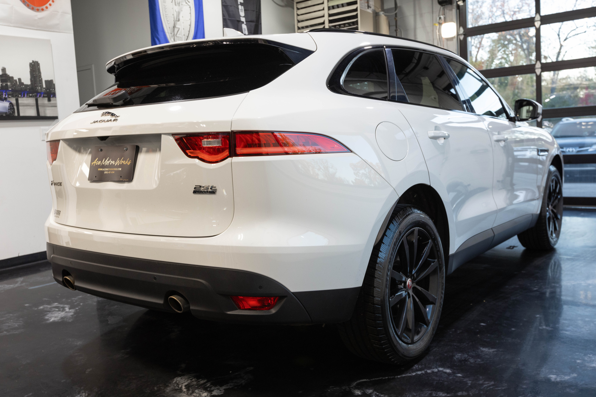 2018 JAGUAR F-PACE - Image 14