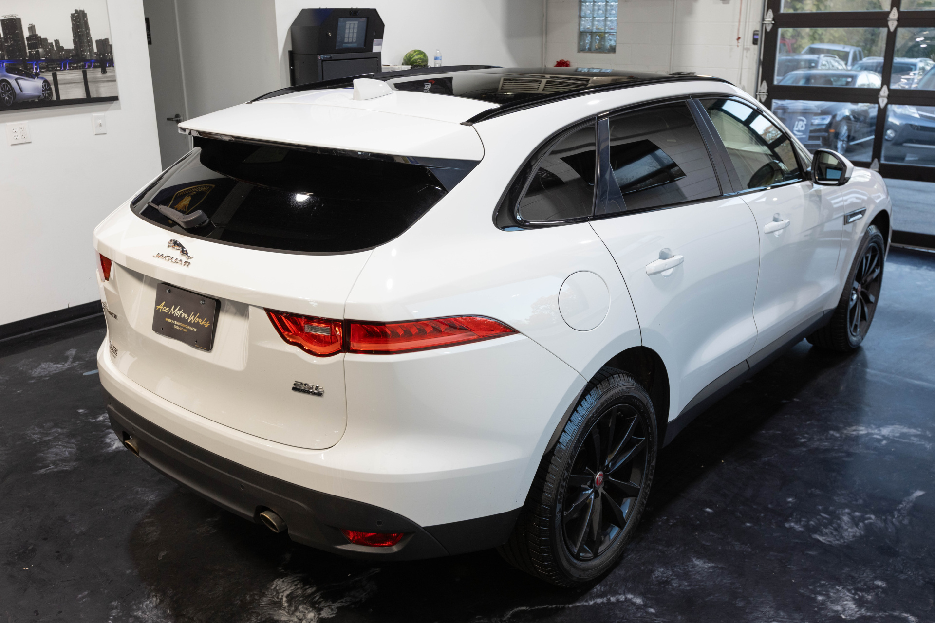 2018 JAGUAR F-PACE - Image 15