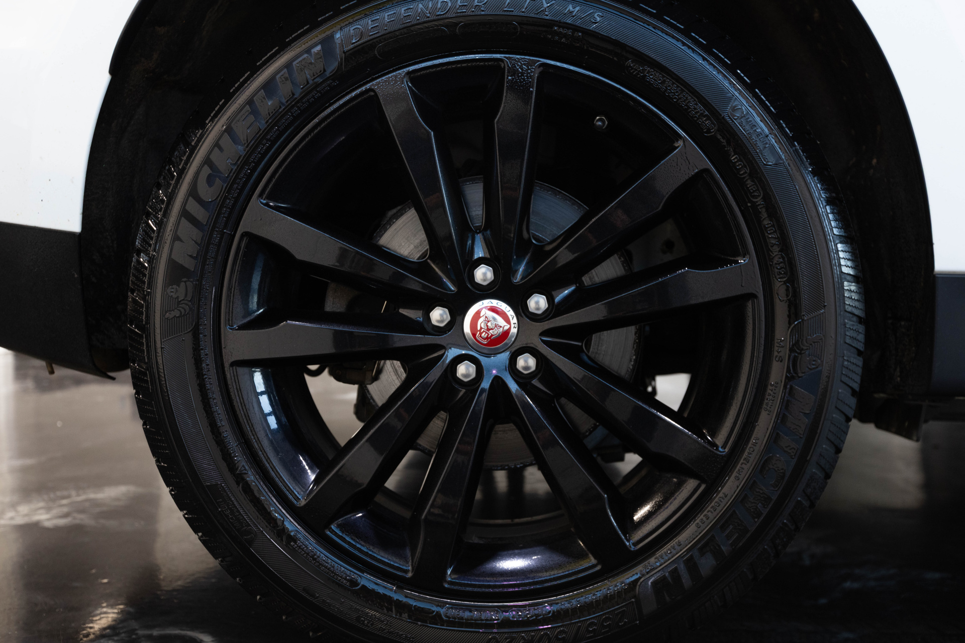 2018 JAGUAR F-PACE - Image 17