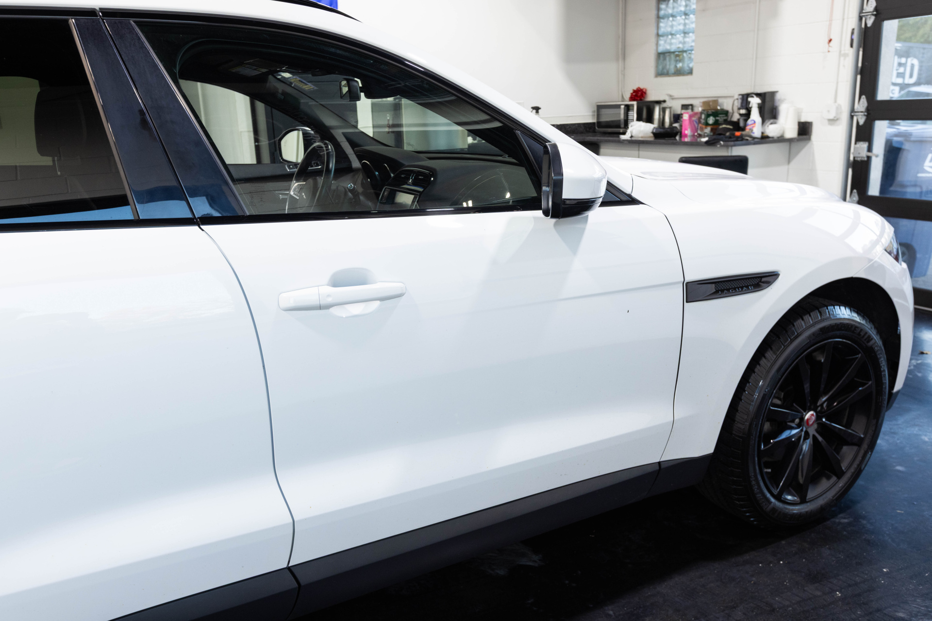 2018 JAGUAR F-PACE - Image 18