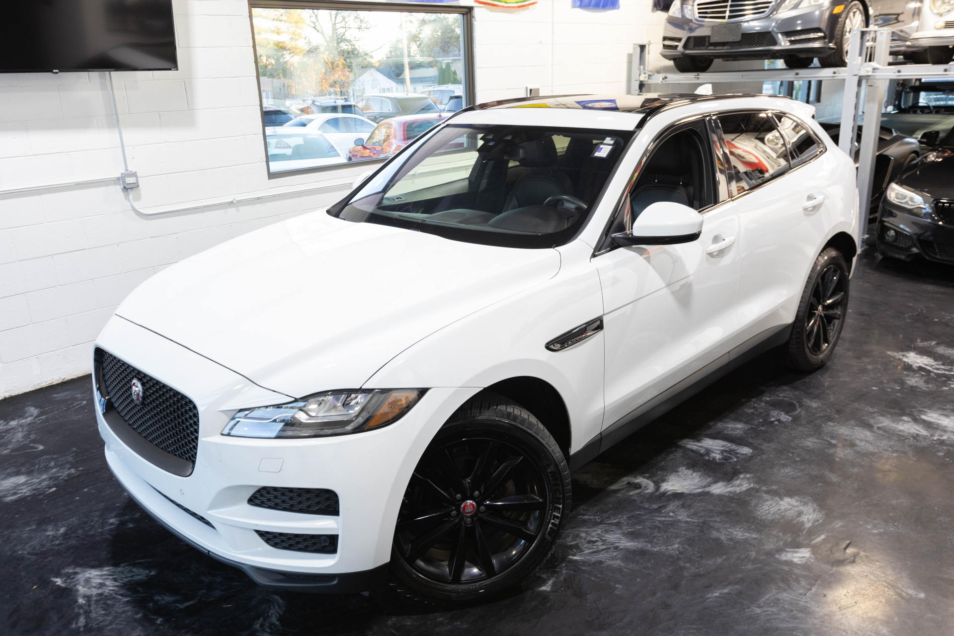 2018 JAGUAR F-PACE - Image 2