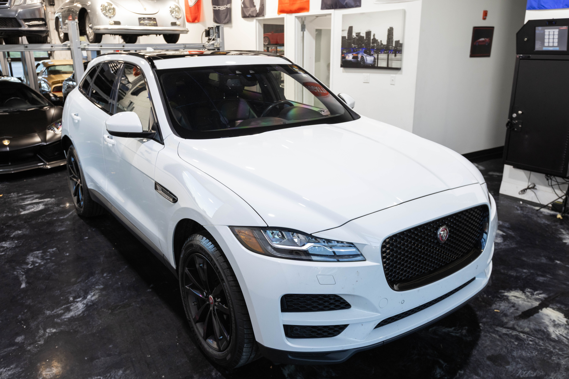 2018 JAGUAR F-PACE - Image 23