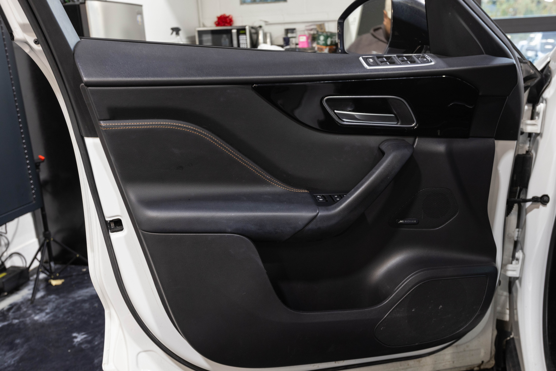 2018 JAGUAR F-PACE - Image 29