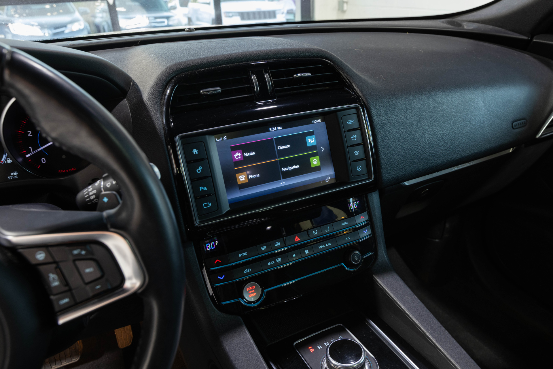 2018 JAGUAR F-PACE - Image 33