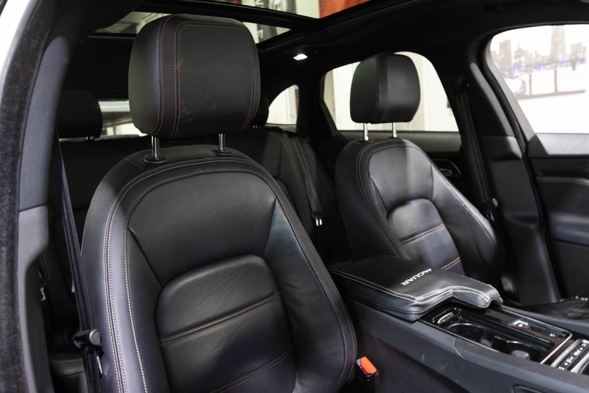 2018 JAGUAR F-PACE - Image 38