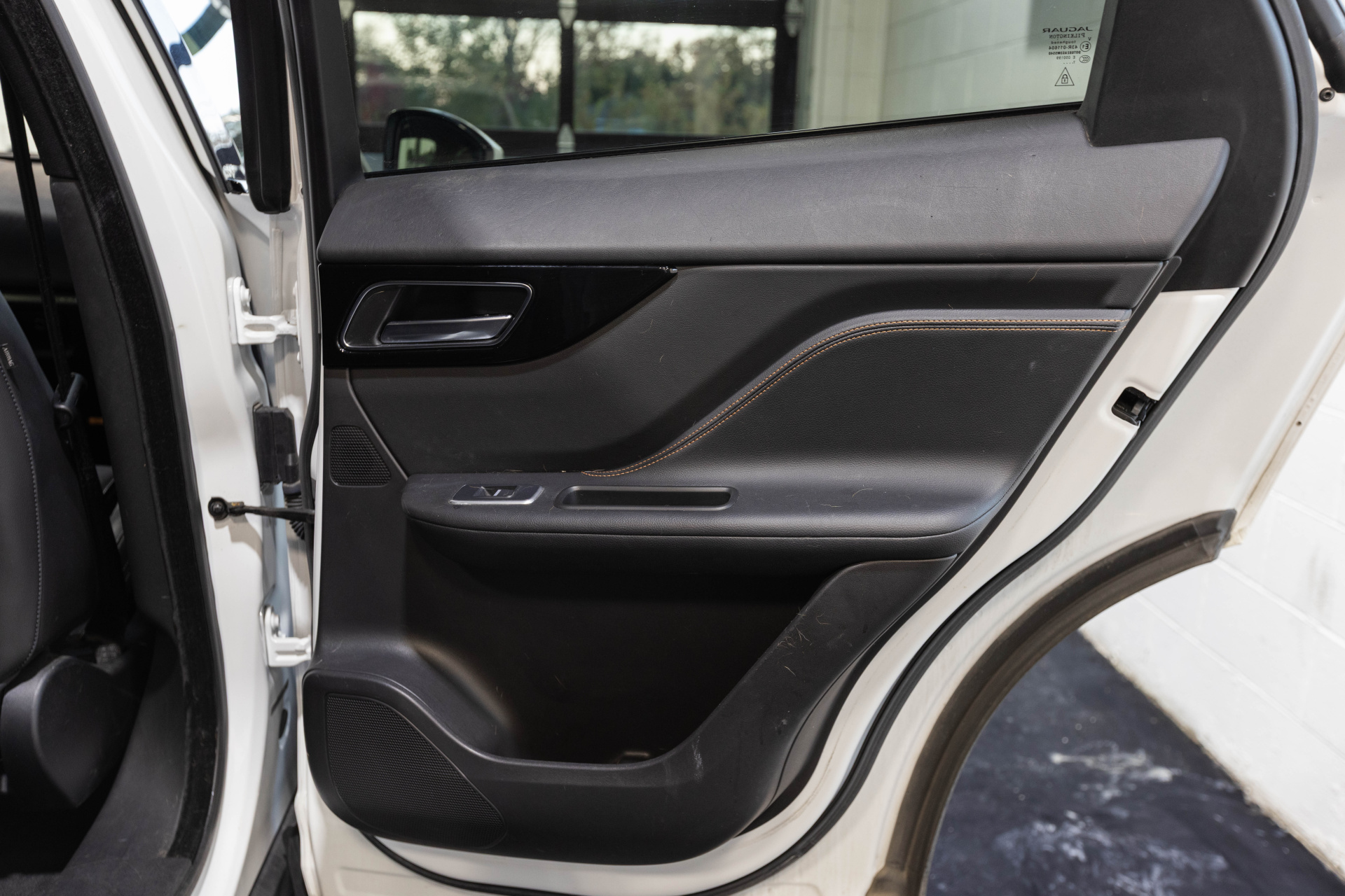 2018 JAGUAR F-PACE - Image 43