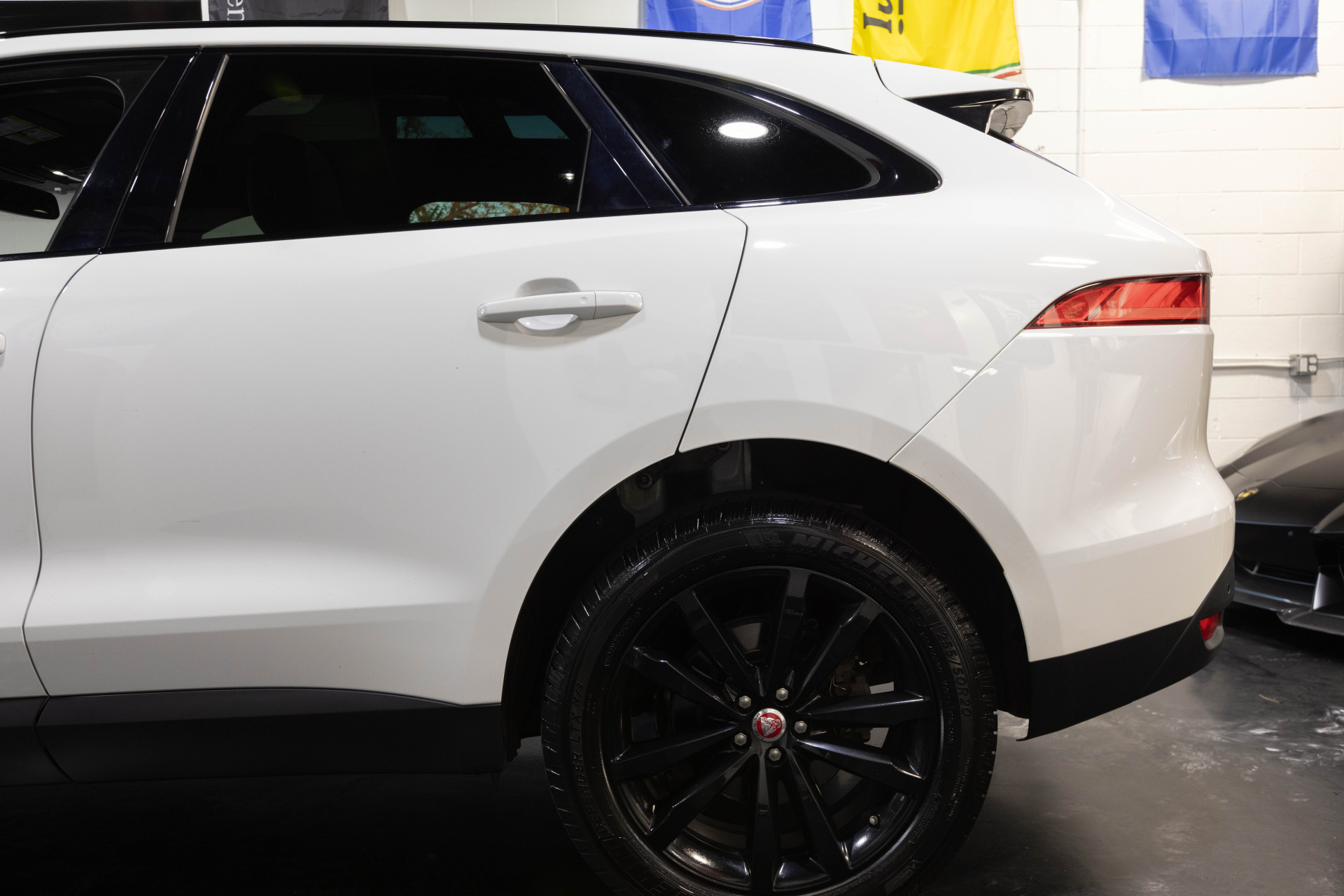 2018 JAGUAR F-PACE - Image 8