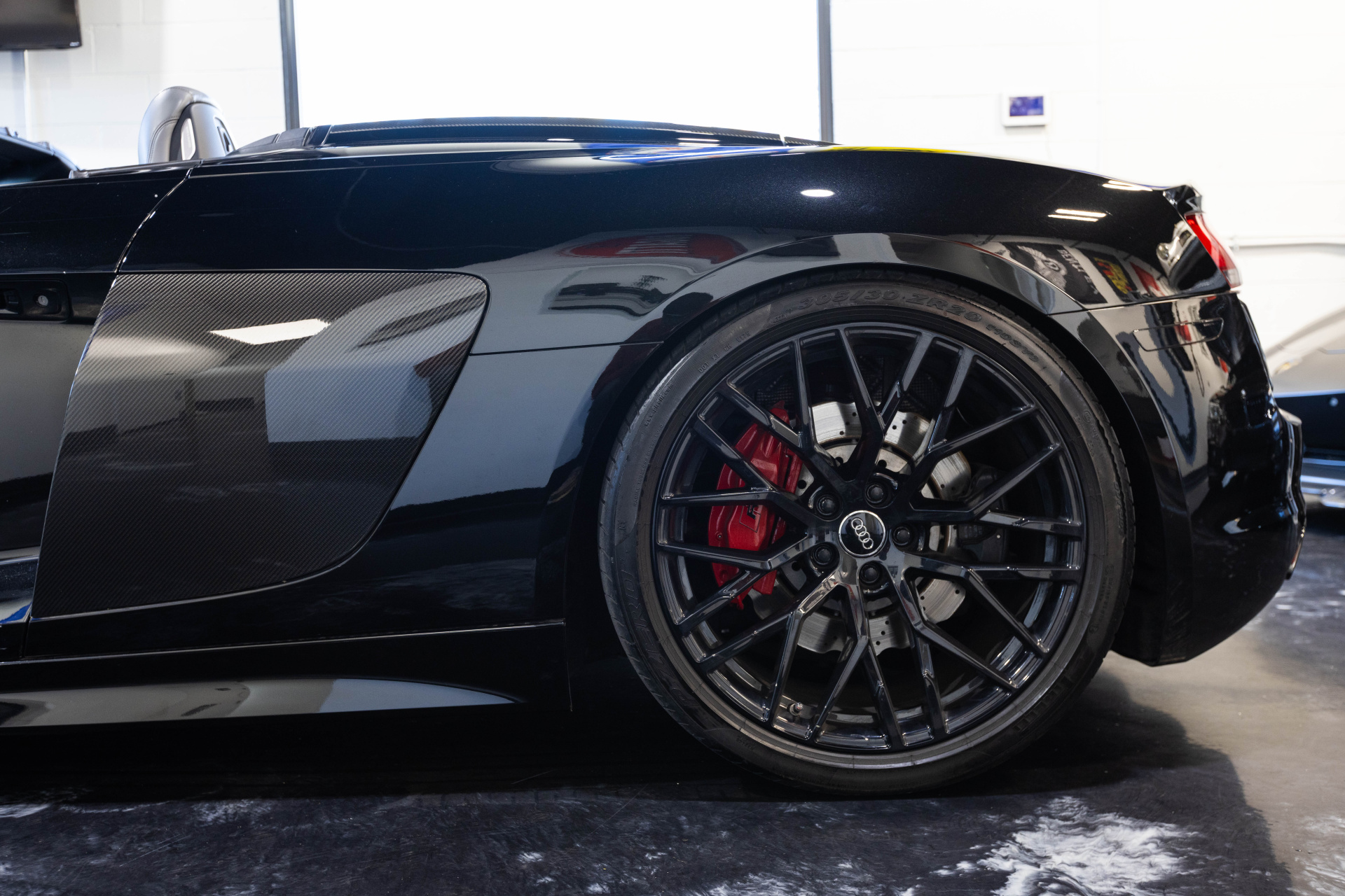 2017 AUDI R8 - Image 11