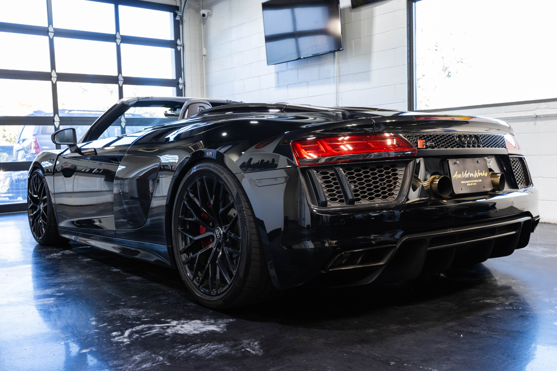 2017 AUDI R8 - Image 13