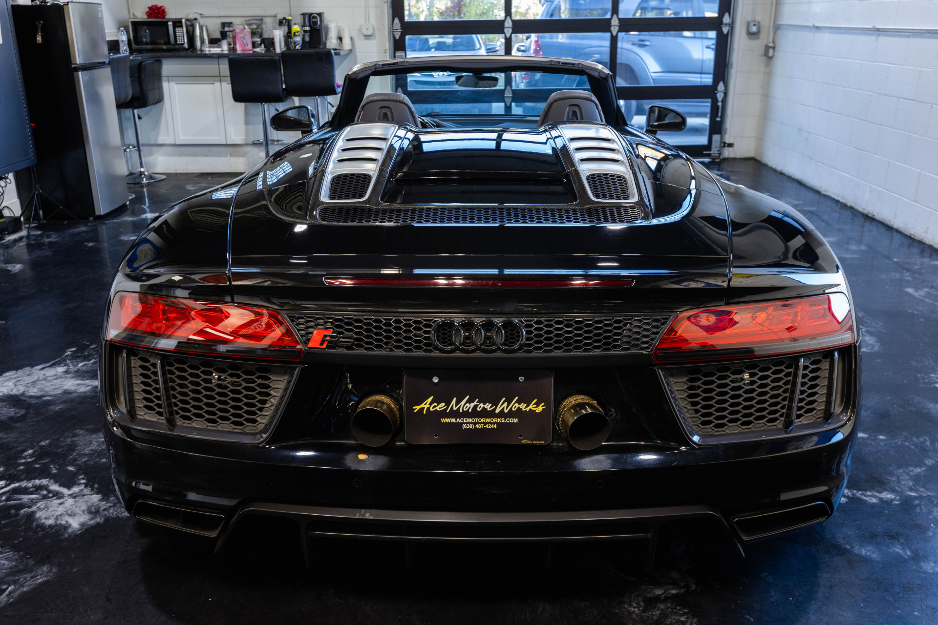 2017 AUDI R8 - Image 15