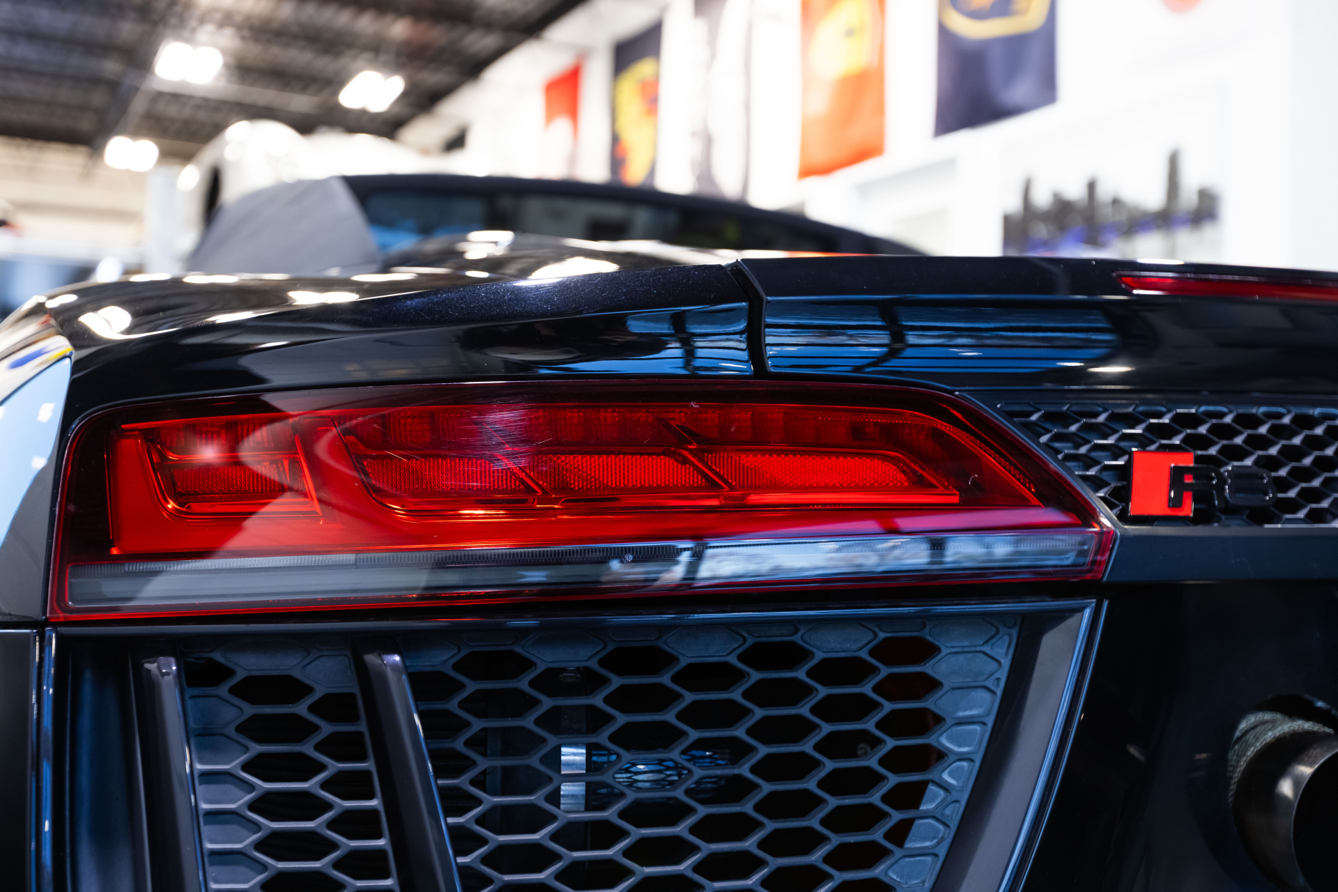 2017 AUDI R8 - Image 16