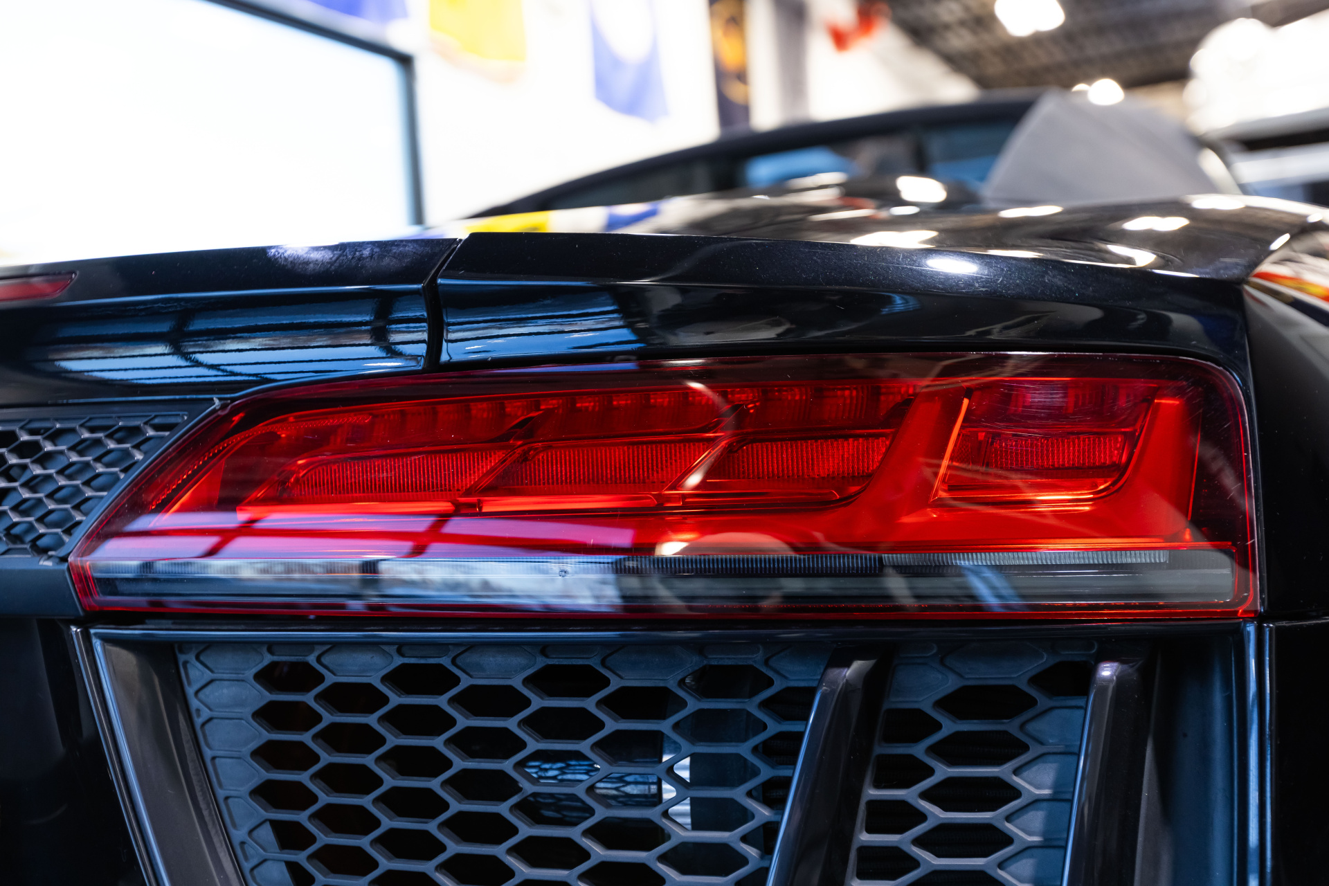 2017 AUDI R8 - Image 17