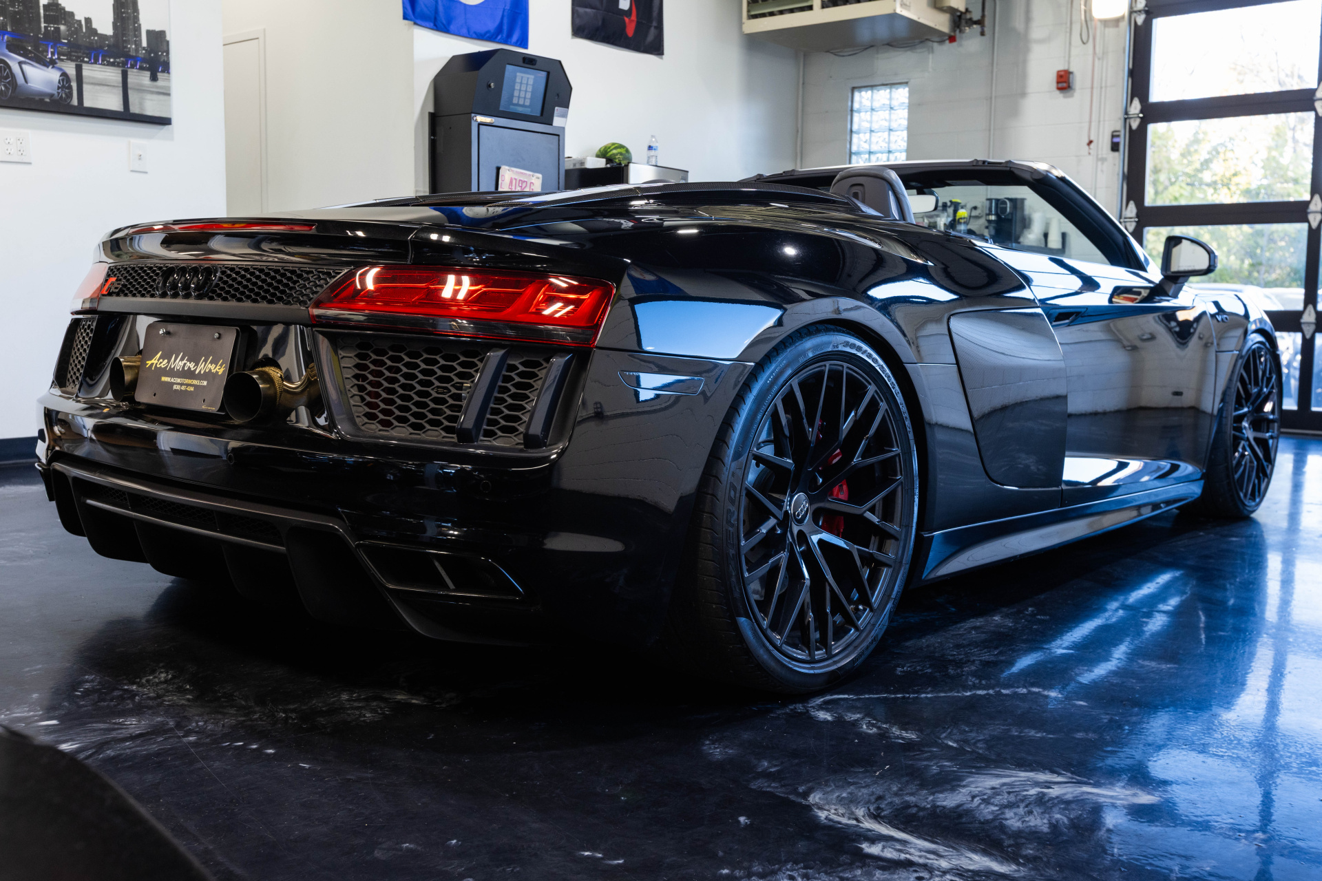 2017 AUDI R8 - Image 20