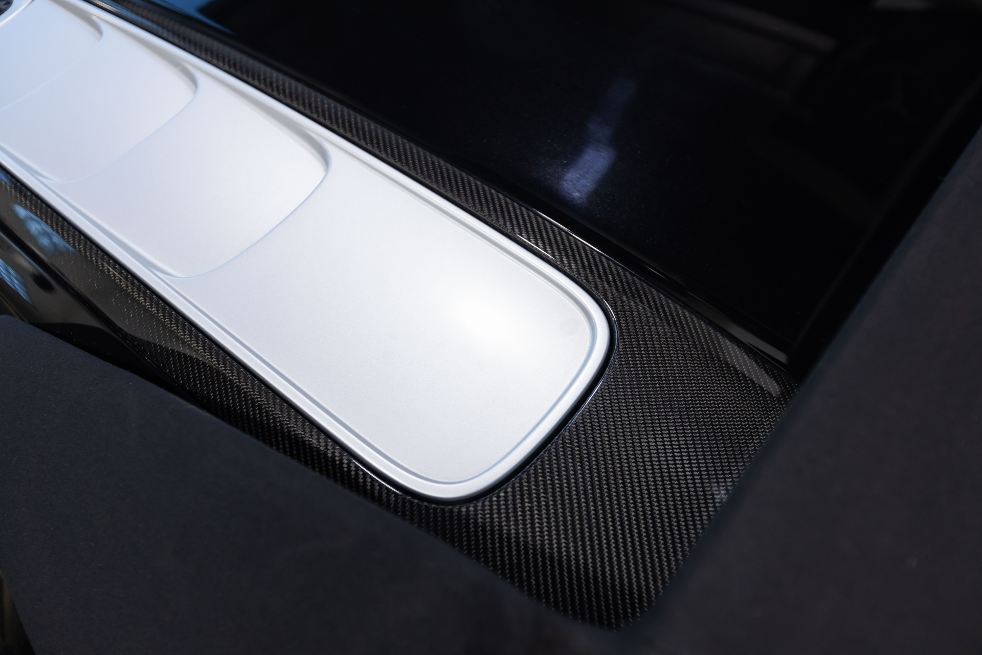 2017 AUDI R8 - Image 24