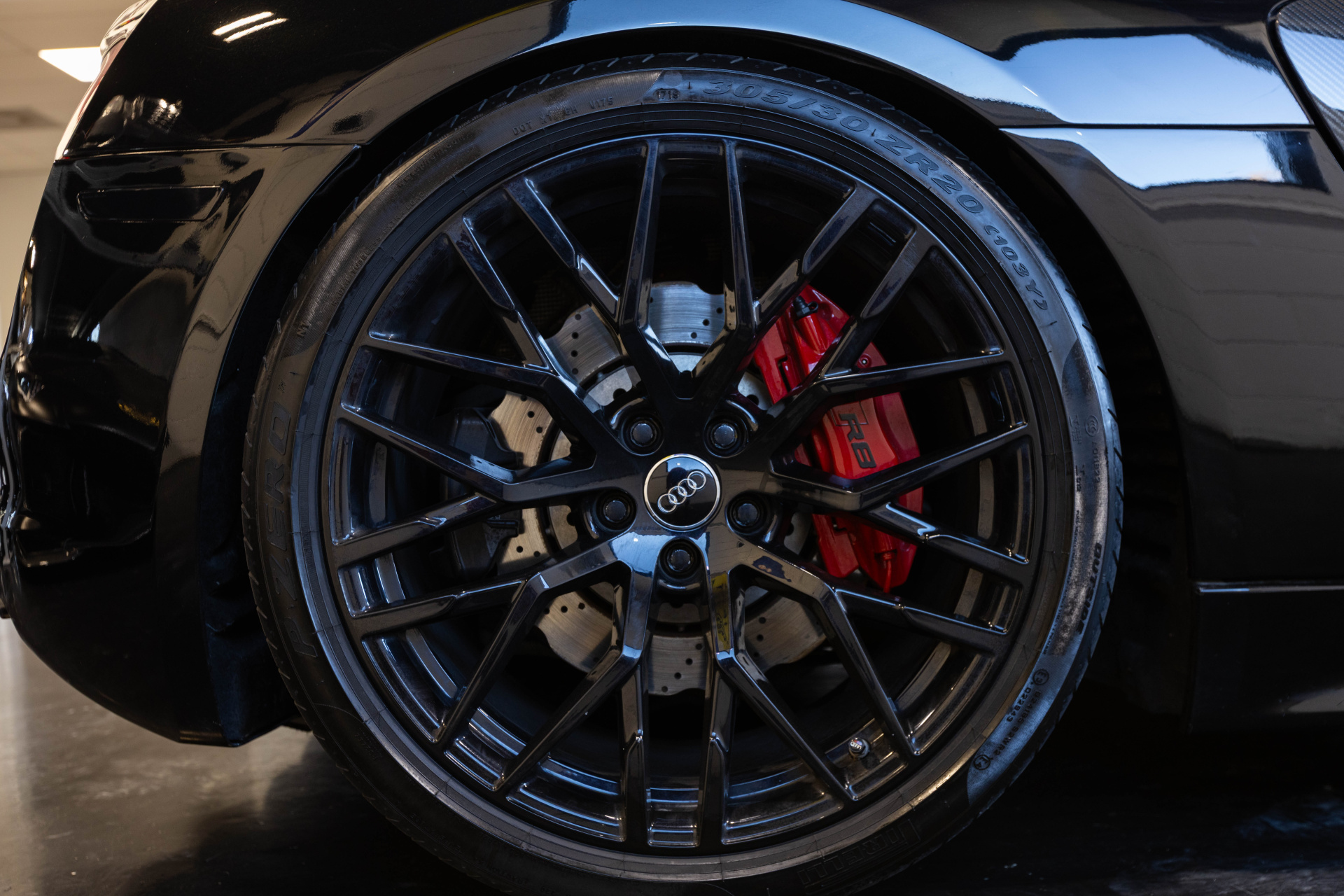 2017 AUDI R8 - Image 30