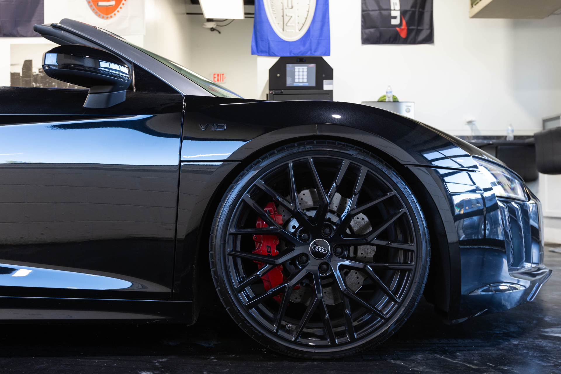 2017 AUDI R8 - Image 33