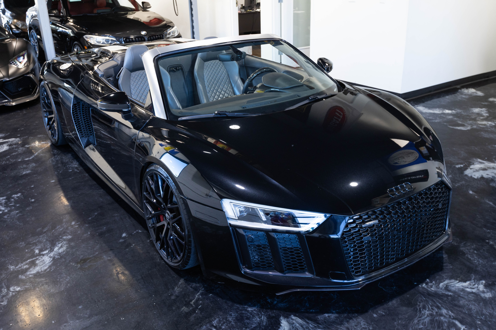 2017 AUDI R8 - Image 38