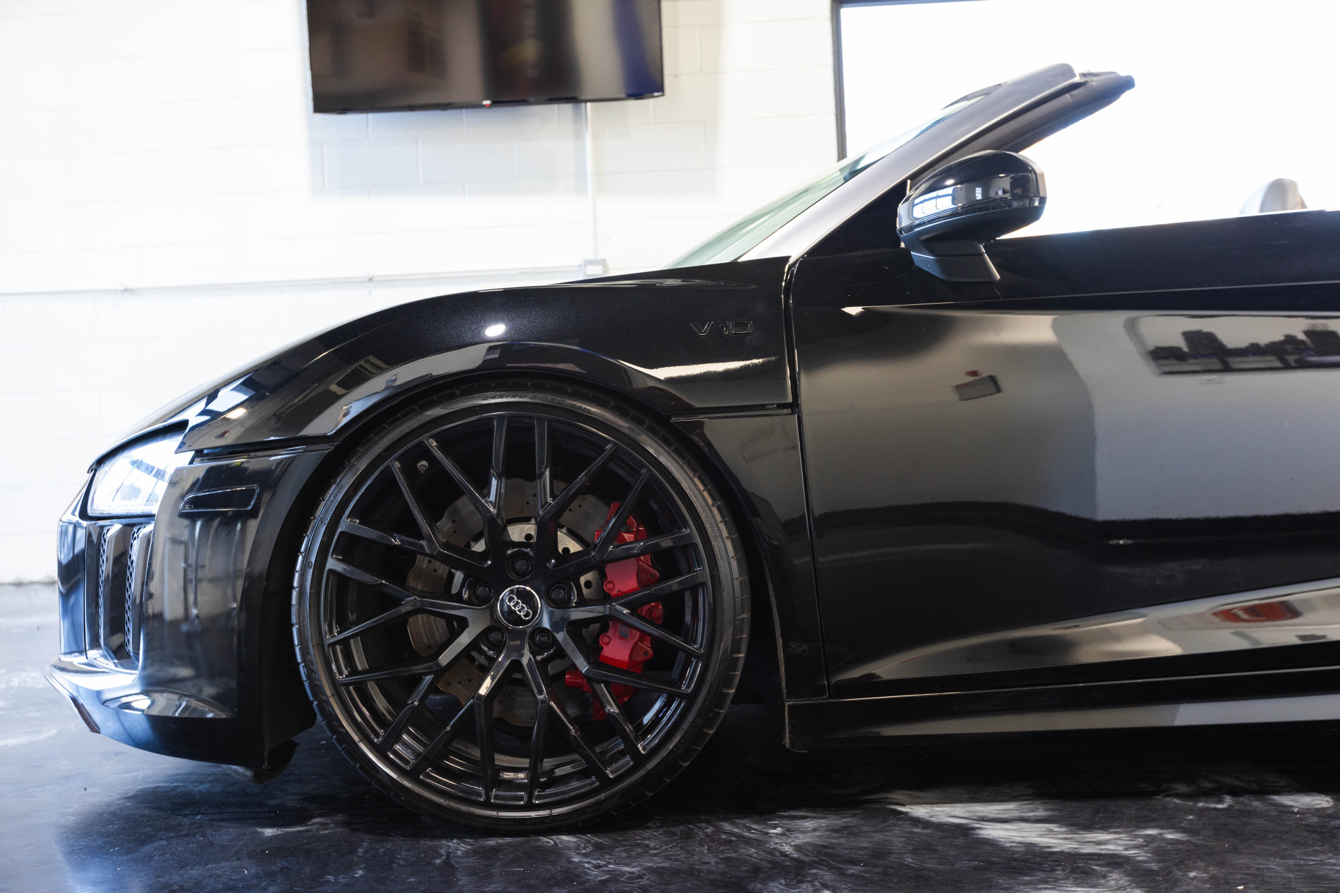 2017 AUDI R8 - Image 4