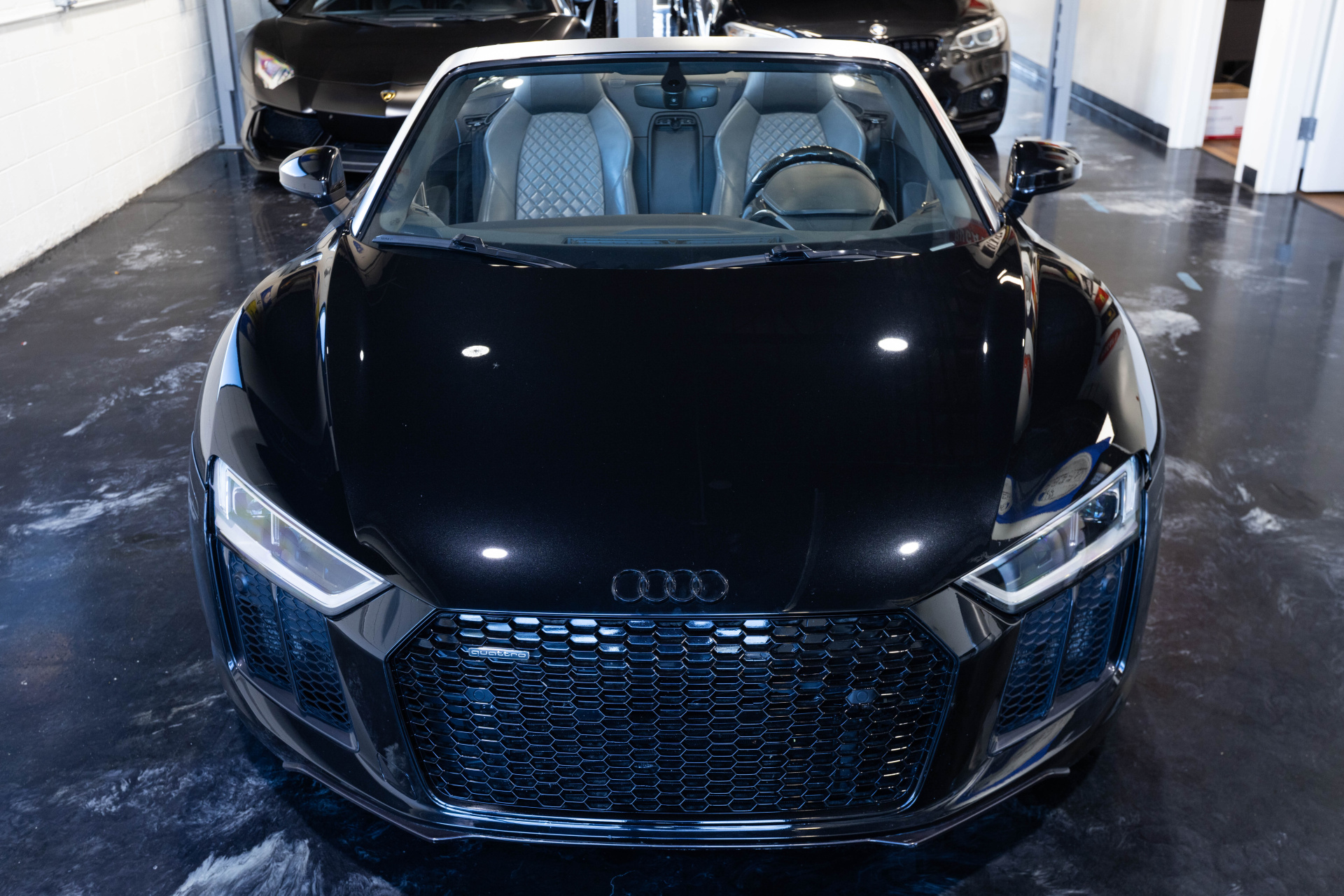 2017 AUDI R8 - Image 40