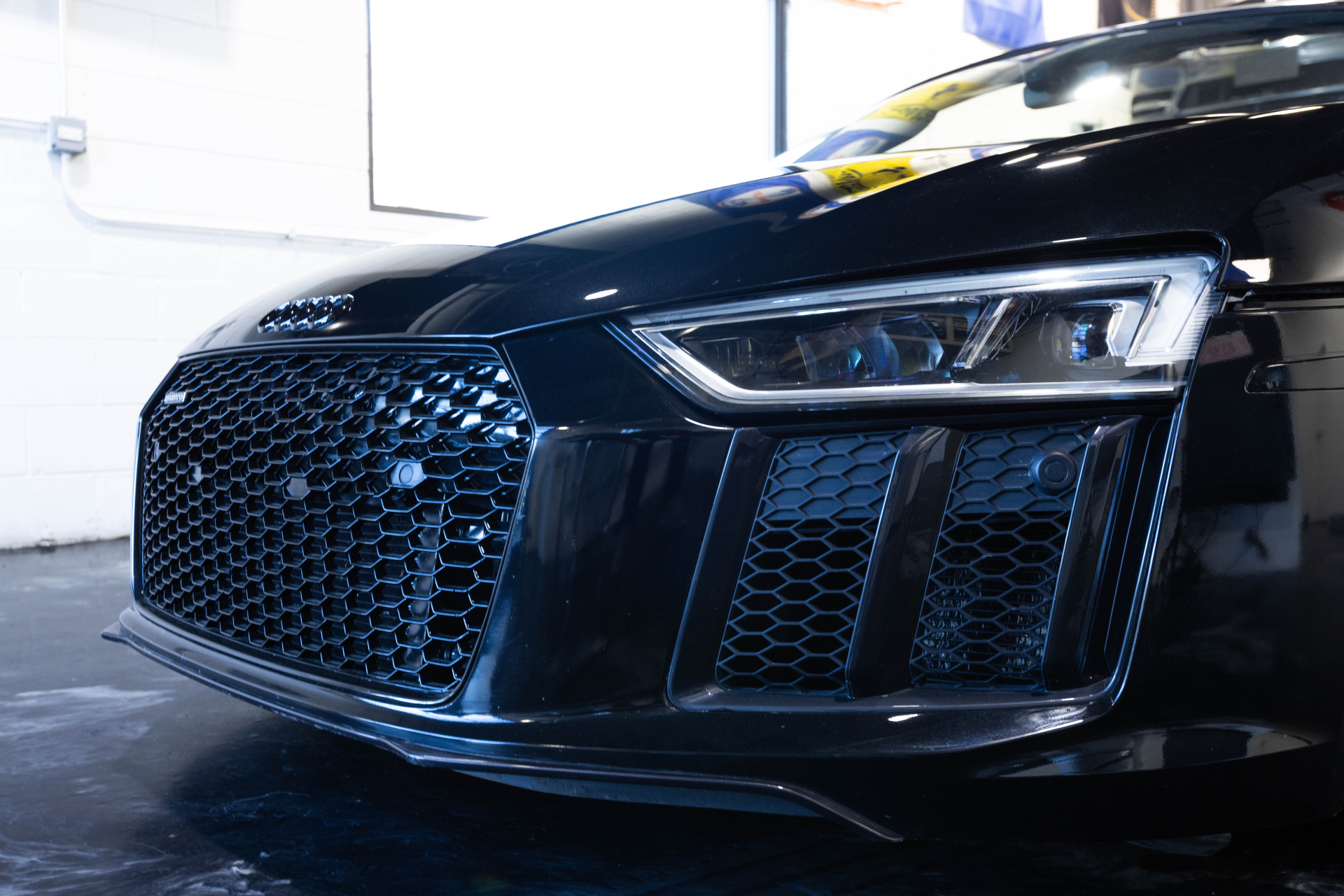 2017 AUDI R8 - Image 42