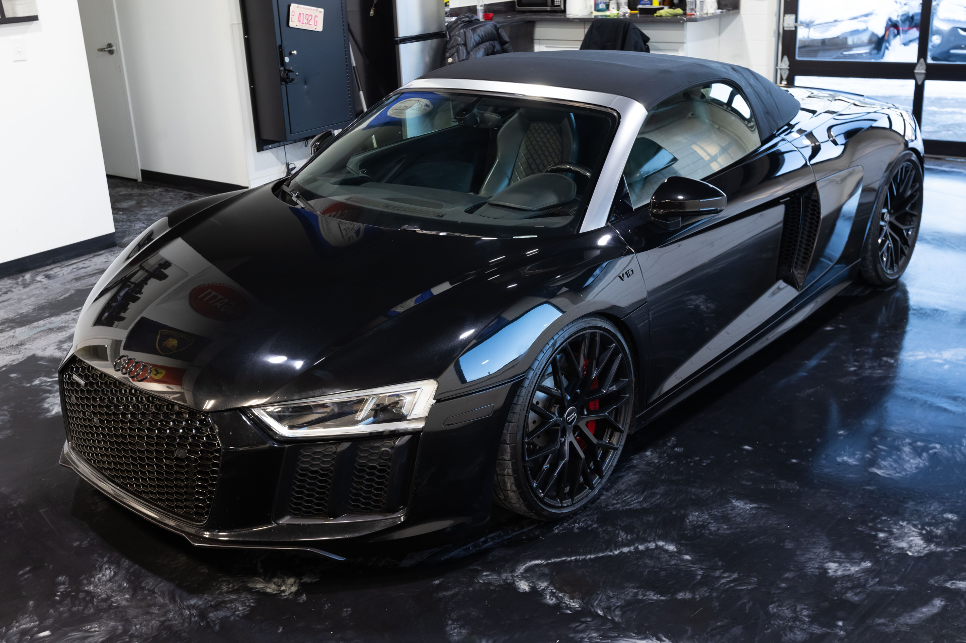 2017 AUDI R8 - Image 44